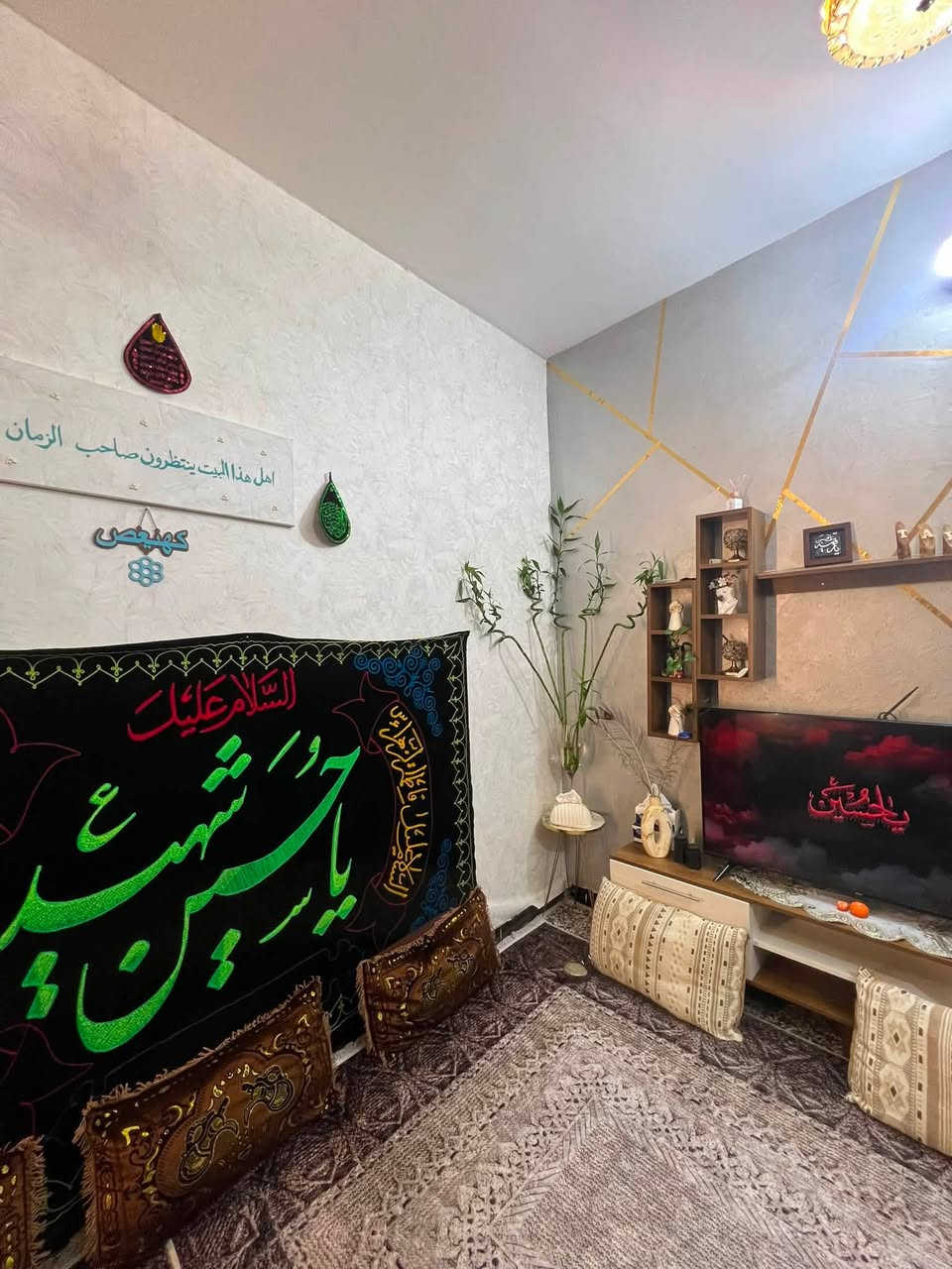 سلام عليكم دار لبيع مساحه 50 متر مكان وره حسينيه صادق امين فرع حداده شمس مي زين كهرباء زينهً حمد الله  نريده بسعر مناسب تواصل واتس ***********
