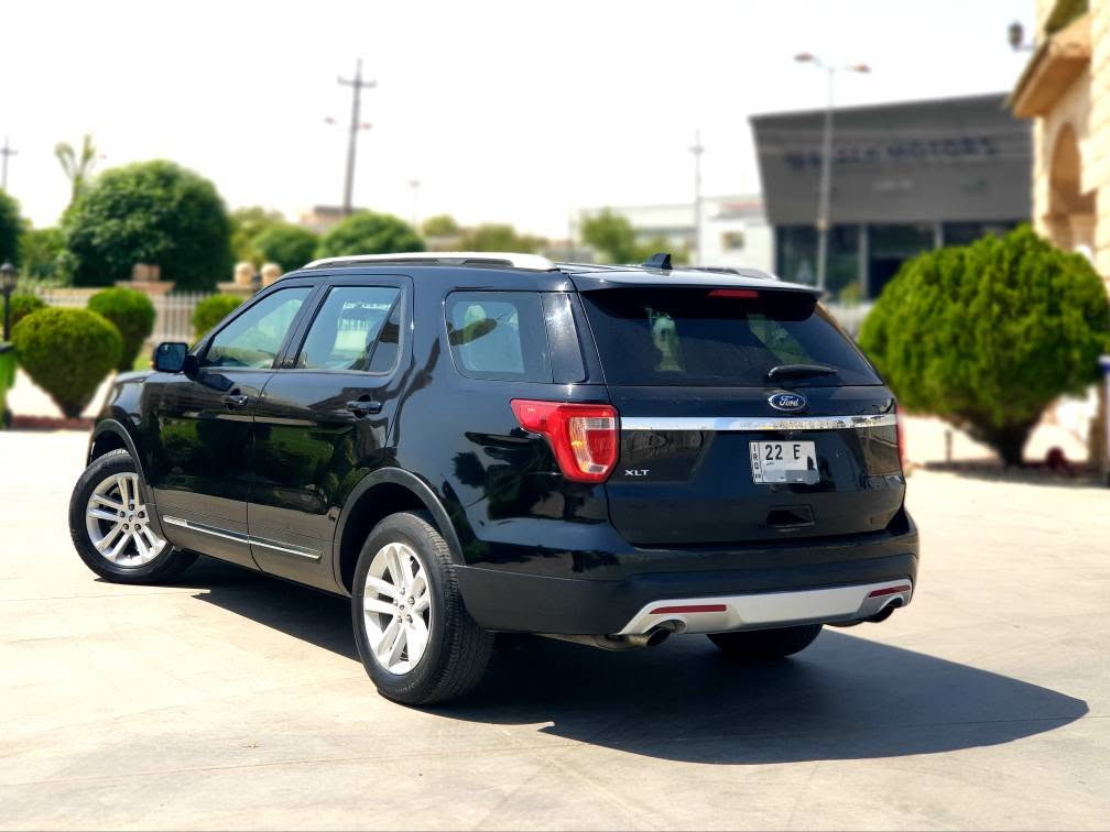 FORD EXPLORER ــ XLT 
مودیل 2017
المسافة المقطوعة 74 mile ـ ماوەی ڕۆیشتن 
محرك ستة سلندر V6 مفتوح 

ــ صبغ : (جاملغ امامی سکن + ربع بونیت نص باب الخلفی السکن)
ایرباگات کلها راجعة بلادي شركة و مبرمجة و بشرط .
ــ بۆیاغ : ( چاملغی پێشەوە سەکن + ڕوبعەک بۆنیت + نیو دەرگای دواوە سەکن )
مواصفات XLT : کامیرا و شاشە / بصمة و شغال / کود بالباب
تحکمات ستیرن فول / لایت اوتو / لایتات فول LED

کیر ـ محرک ـ تبرید ـ تحویل بشرط
رقم و سنویە جدید لـ 2030 

سعر : 145 ورقە و مجال قلیل 

مکان السیارە : اربیل 

***********
واتساب + فایبر أربيل, العراق
