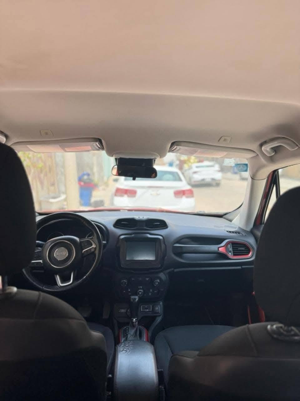 جيب رنكد ٢٠١٨ للبيع سيارة ماناقصة شي فئة تريل هوك أعلى فئه بالرنكد بصمة شاشة هاندبريك بصمه فور ويل محرك ٢٤٠٠ جديد حادث جاملغ عكس السايق بس 
السعر المطلوب ١٢٠ ورقة 
لاتصال *********** النجف, العراق
