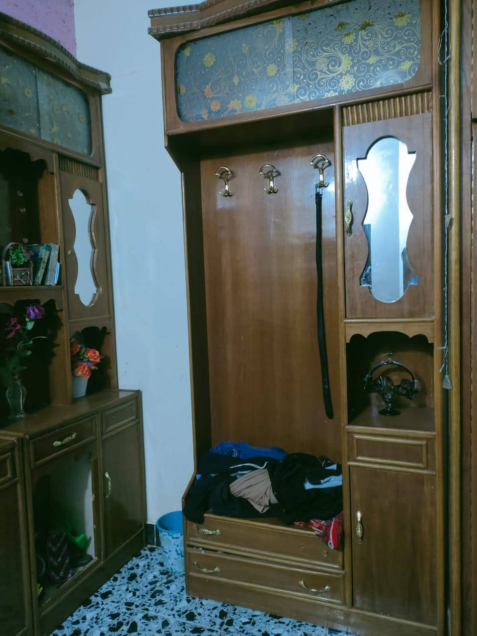 من رخصت الادمن
غرفه خشب للبيع السعر 600وبيها مجال للشراي غرفه مرتبه نقصها فقط جربايه جزيره الخالديه بوبالي للتواصل واتساب *********** موجود خاص👍🏽
