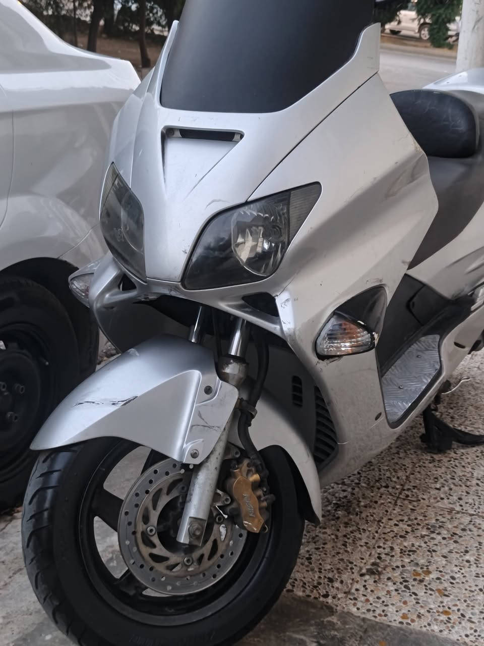 فۆڕزای ٠٦ بۆ فرۆشتن زۆر پاک و بێعەیبە بۆیاخی نییە وەرەقەی داخڵ بوونە کەشی لەگەڵە یانی ئەتوانی بیکەیت بە ڕەقەم 
شقەرتەی سلفەکەی تەواو نییە و چوپنەی ڕۆنەکەی تەقیوە دوای معەمەلە بۆت ئەگێڕمەوە 
سعری/٨٠٠هەزار و معەمەلە 
لە سلێمانی م 
ڕەقەم/***********
