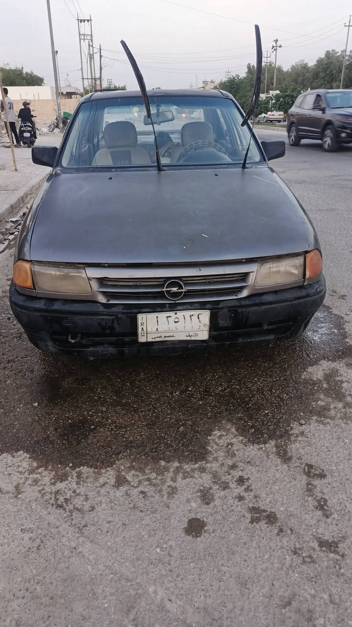 السلام عليكم اوبل استرا جنطه للبيع  موديل 1992 كفاله مكينه وكير وحداديه وتخم تاير كله جديد كهربائيات كلها شغاله مداور سنويه بسمك السعر 22وبيها مجال ما اتواجد ع فيس للاستفسار ***********
