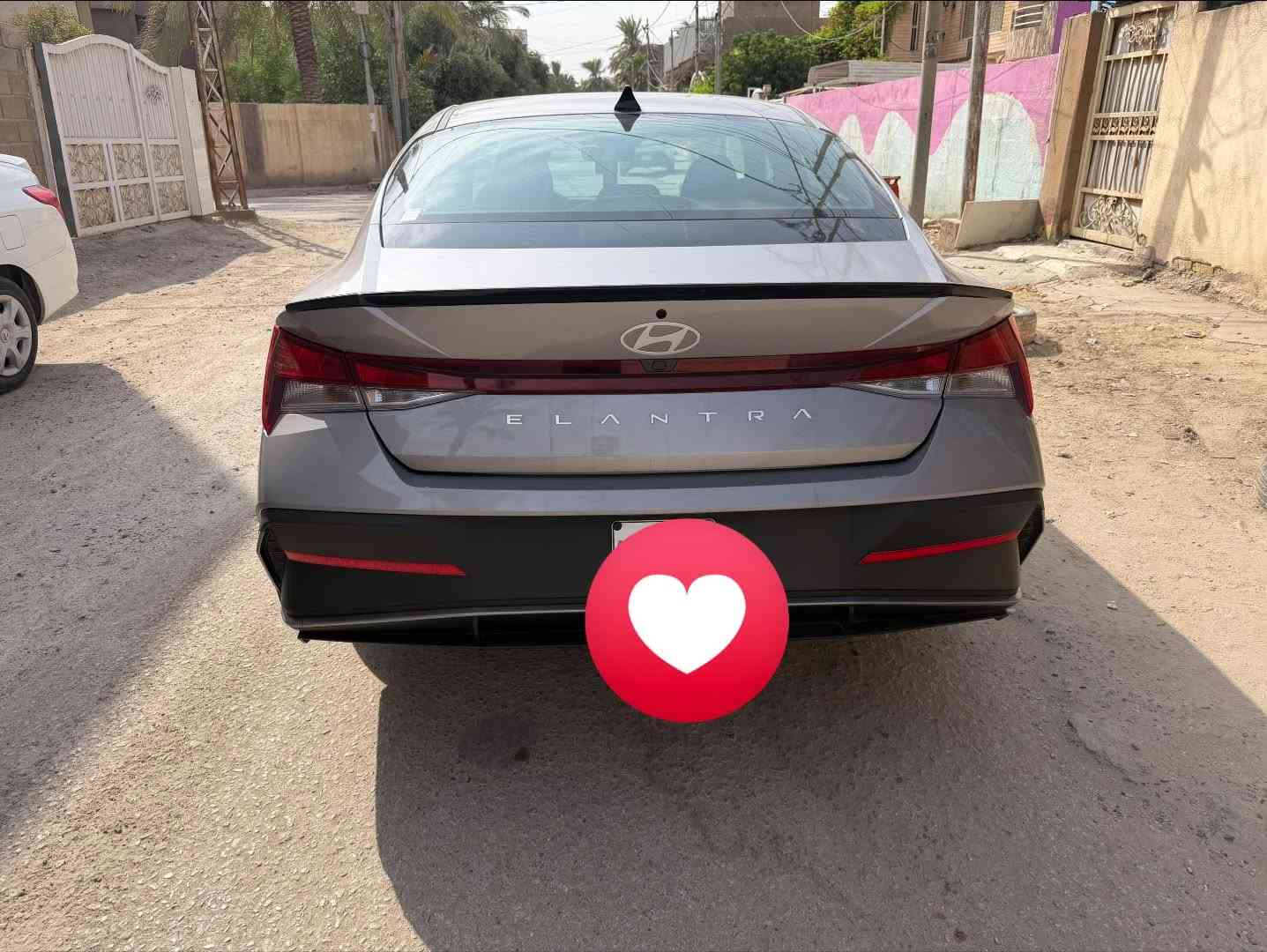 النترا. موديل 25. ماشيه 10 الف حادث تبديل بنيد نفس الون 

بدون دواخل بدنه بلاديه رادترات ابلاد مامفتوحات 

ارباك دركه وراجع كبسوله // فول ماعدا الفتحه

نظام 4 بصمات      /// محرك 2000دوش.  تبريد بلادي ثلج
                                           
ويل كب حجم /17           
                                     سياره بدون رقم دخول جديد مكان بابل
جناح خلفي بلادي       /////***********

لايت لد عدستين

صندوق ذكي

شاشه تبريد دجتال 

شاشه عدادات دجتال

شاحن واير لس

مخارج شحن تايب سي 

رادرات خلفيه. + بلمري الجانبيه 

تحديد مسار. + سياقه الية
