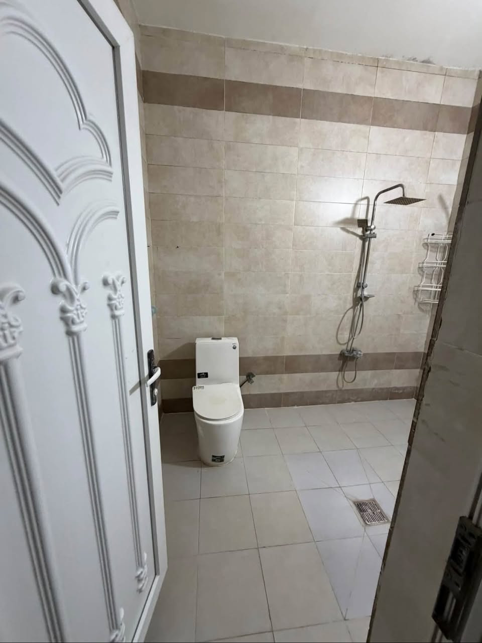 🏠 مشتمل طابق أول معزول للإيجار
📍 المنصور – حي العربي
غرفة نوم + صالة + مطبخ + حمام
❄️ مجهز بسبلت
👨‍👩‍👧‍👦 عوائل فقط
📞 ***********
