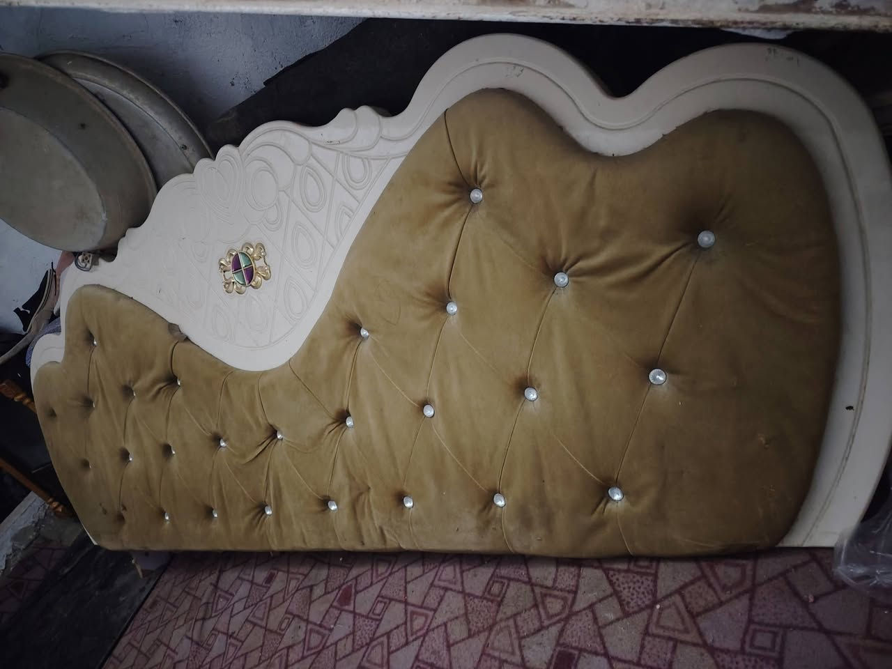 غرفه • بدون جربايه • بيها مجال