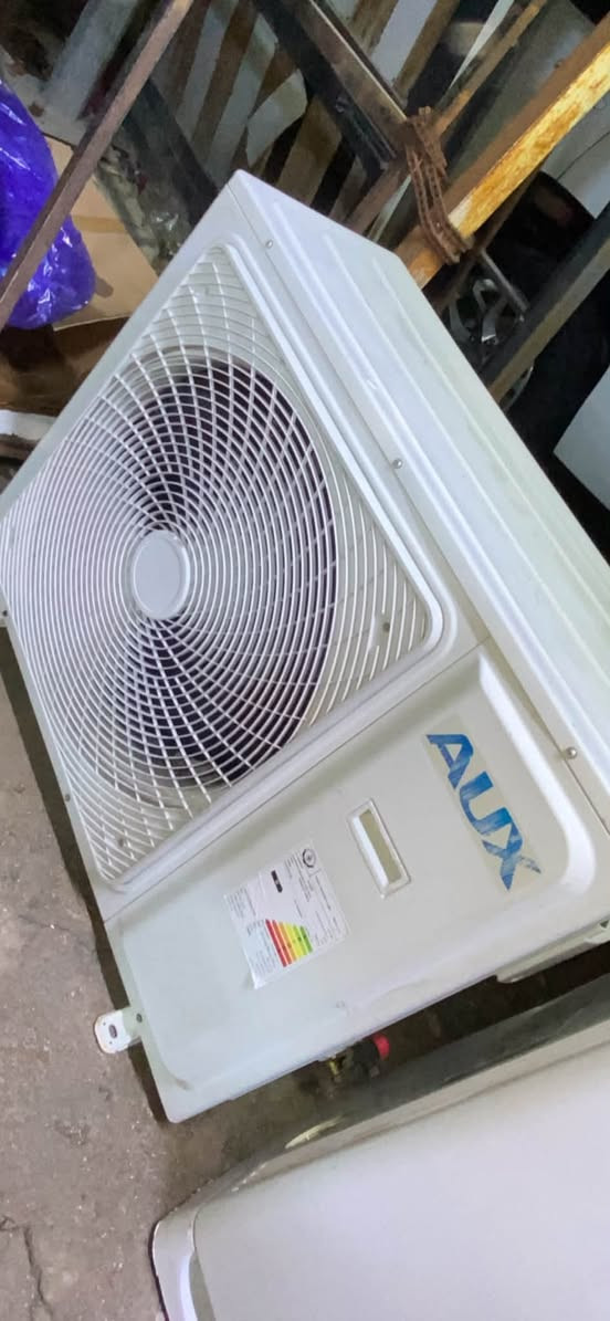 سبلت اواكس 3 طن كامل غازه و بوري جديد جيب وشد مع الضمان 750 الف
*********** بصره جبيله
