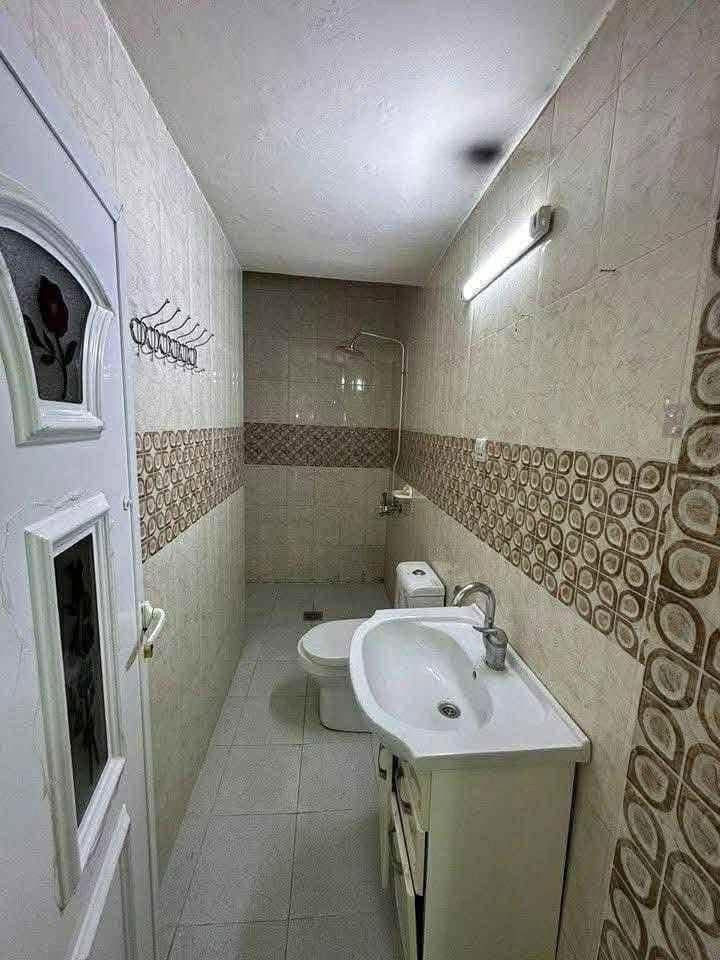 🏡 للإيجار في السيدية 🏡

فرصة مميزة للسكن في موقع هادئ وقريب من جميع الخدمات.

📍 الموقع: السيدية – مربع جامع شاكر عبود

🏠 المساحة: 110 م²

🛏️ 3 غرف نوم

🛋️ صالة

🍽️ مطبخ

🚿 خدمات متكاملة

✨ البيت نظيف جدًا وجاهز للسكن.

💰 بدل الإيجار: 1,000,000 دينار عراقي شهريًا

📞 للاستفسار والمعاينة: ***********
