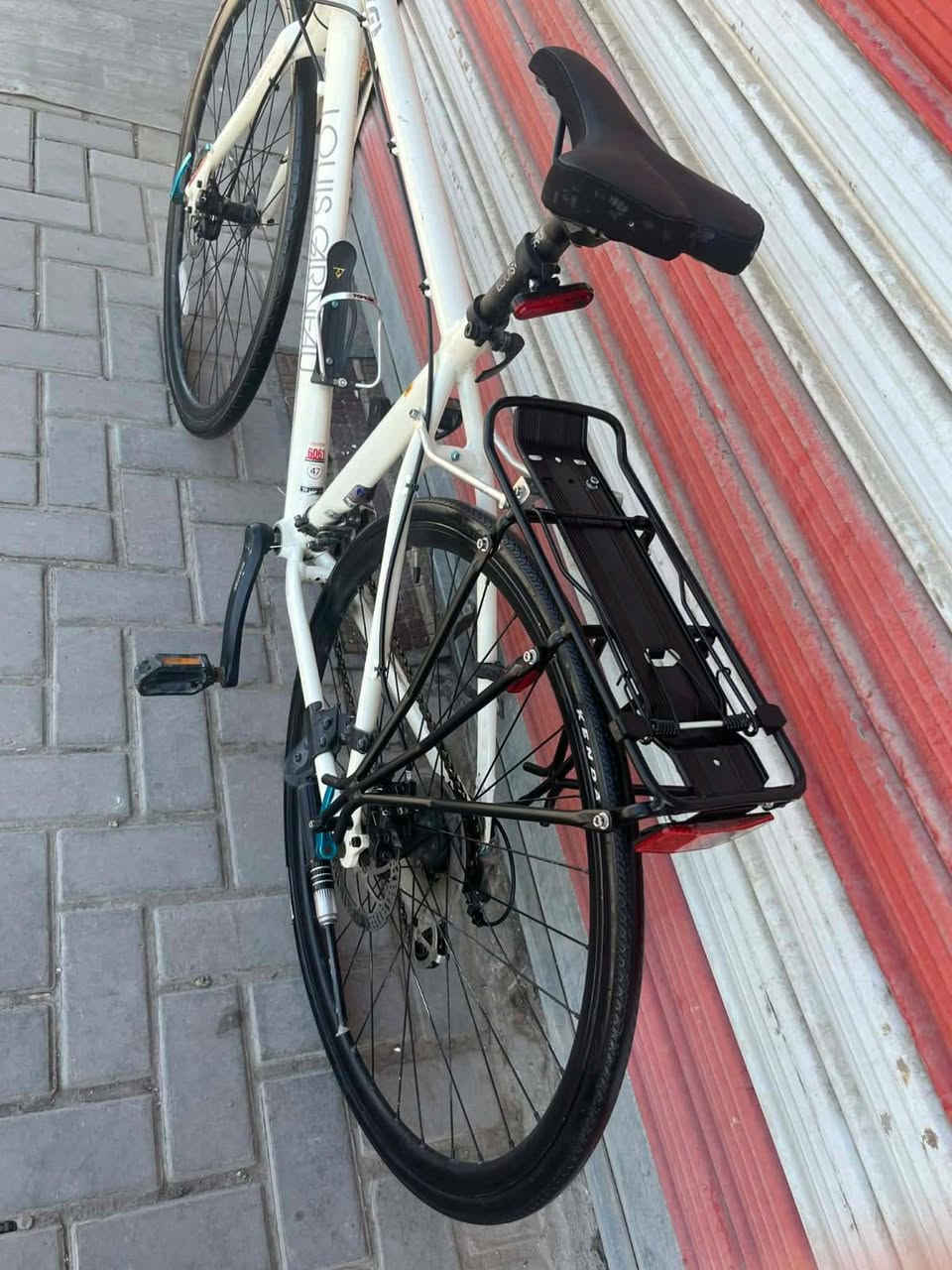 السلام عليكم دراجه هذا الدراجه من شركه  شركة Louis Garneau (لويس غارنو ماركه كنديه محدث بريكات هيدروليك
سستم اسيرا )

حجم الفريم 28 M  نظيف جداً

السستم شيمانو السعر ٣٥٠ الف فقط  الرقم التواصل *********** واتساب موجود
