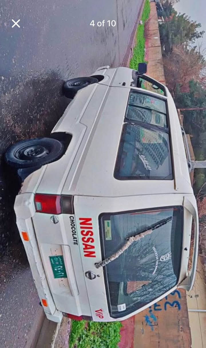 نیسان ئورڤان 
ماڵی کەسابەت 
سەیارەکە ئارمە
گێرو مەکینەی مەزبوتە
٢٥ گەڵاو گۆرینەوەش ئەکەم
*********** السليمانية, العراق
