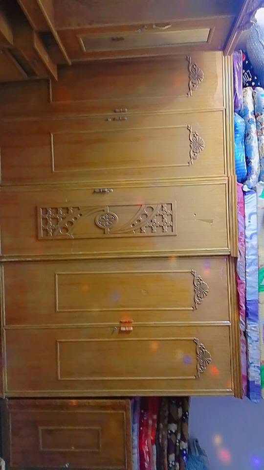 للبيع غرفه نوم نجاره درجة اولى .. 5 بيبان كامله ونضيفه بيه شويه ملاحضات .. سعر خاص . واتساب ***********
