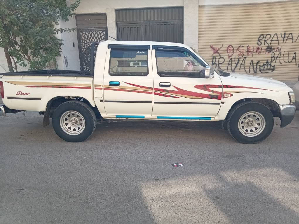 پیکاب دێر 2006 گێرو مە کینەو ئەکسلی بەشتەرتە بەناو کردنو وەکالشە بەشەرتە سیارێکی پاکوخاوێنە بێ مەسرەف *********** أربيل, العراق
