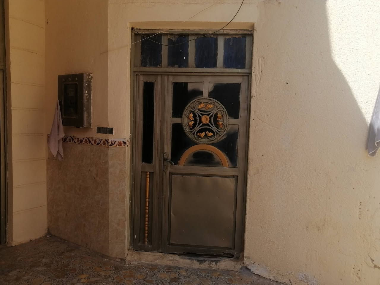 السلام عليكم بيت طابو طابقين مساحته 200 +محل
 العنوان حي ضبيع قرب بيت المرحوم شيخ زكريا
للاستفسار: 
***********
***********
