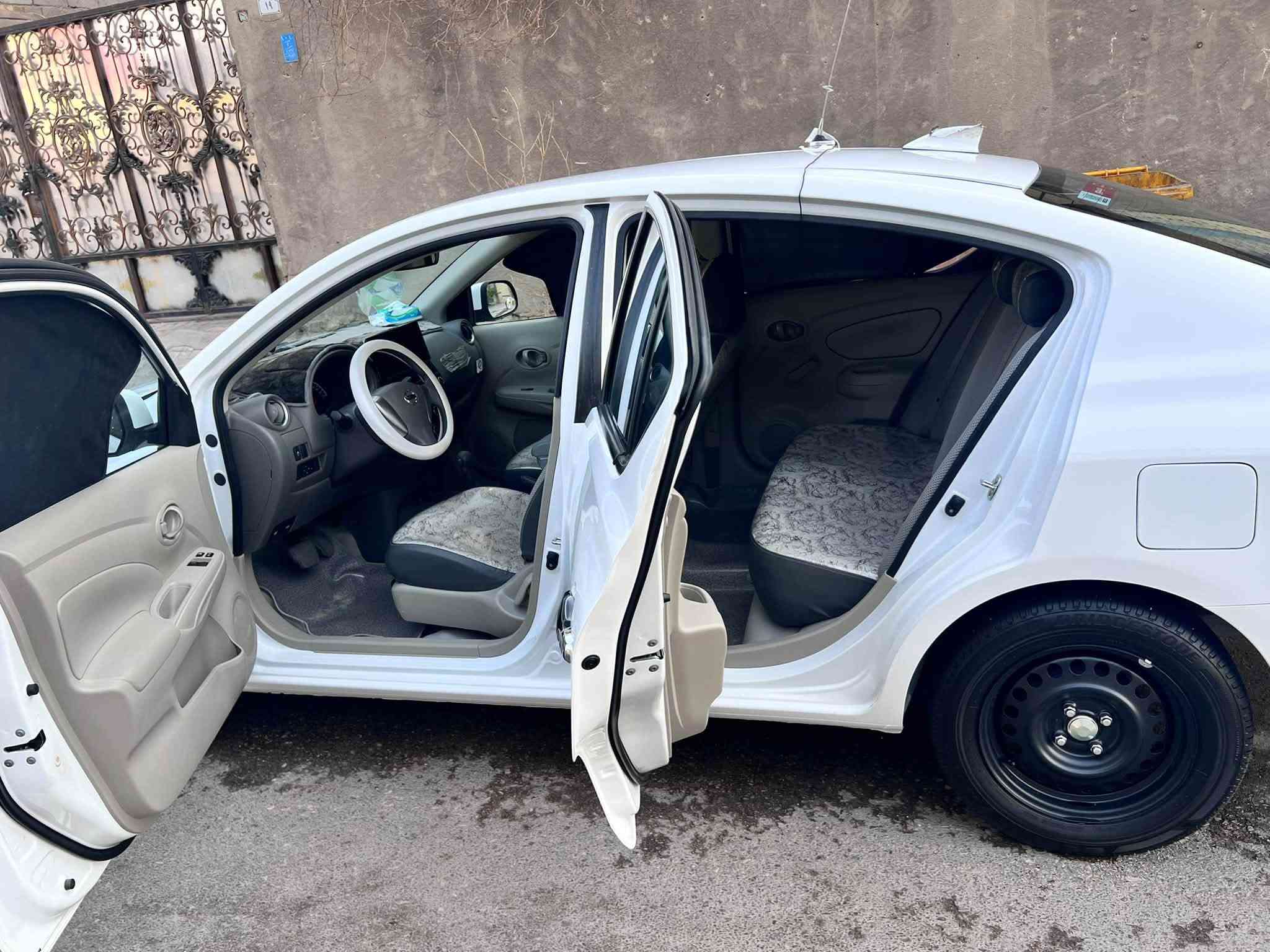 نيسان صني مديل 2025 هندي بليته زركه شباج جديد كفاله عامه ماعدا طخه بلصندوك فقط مسويه بارد ماشيه 26 الف حقيقي سعر 125 $كامره دواره حساسات خلفي شاشه لكزز دوشمه عام كشنات وارضيه وسفاري سياره جاهزه من كلشي مكاني بصره قبله حي الجامعه ***********
