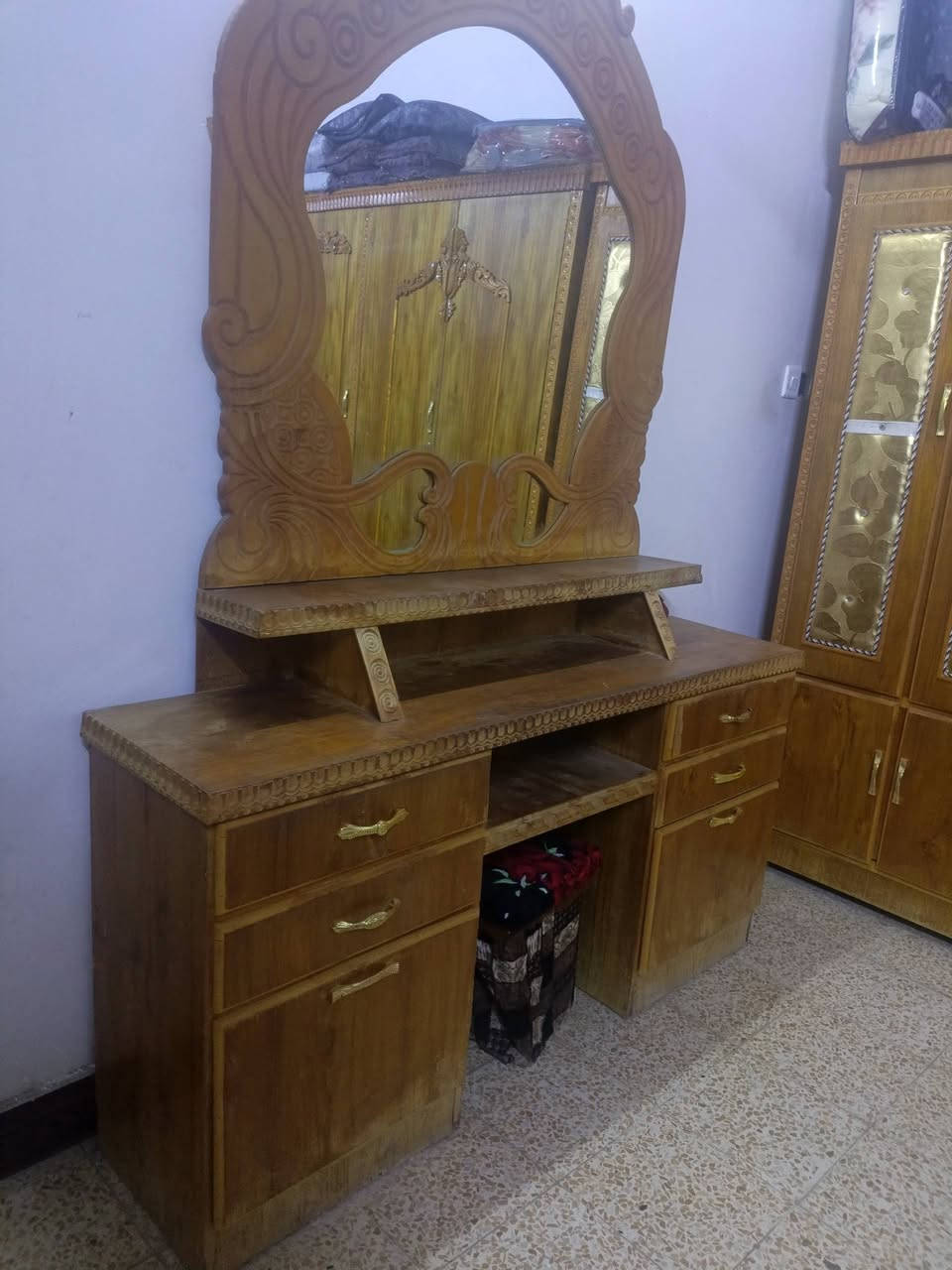 غرفة نوم للبيع داخل الموصل كوكجلي 
السعر 600وبيه مجال قليل ***********واتساب

