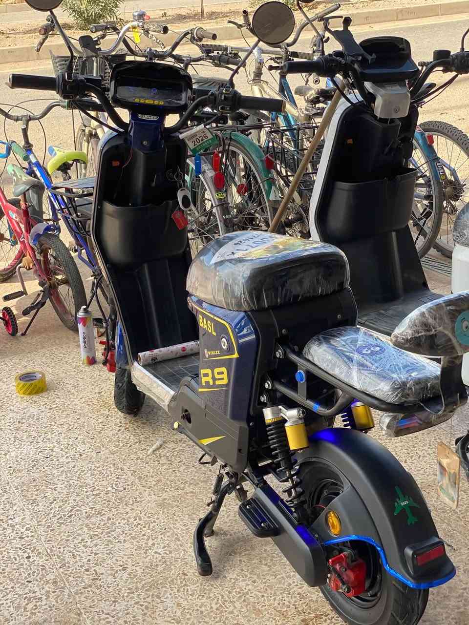 ماطور لزرك  R9 2026
 مستخدم شهر واحد مخذو ب 650
كلو شغال اشاير خلاط لايت عالي ناصي 
نيضام بك R 
تايات جدد 
بطريات ولي اصلي 
ماطور فول نضافه ربع ما تصرف علي 
السعر 550
شراي تعال خاص وبي مجال
____________________________________________ 

ماطور لبيض R900
ماطور نضيف كدام العين 
بريكات بمكانم دسكات جدد 
ايشاير كلو شغال لايت عالي ناصي
3 نمر 
السعر 450 
جوه 400 ما بيع 
موقعي اليسر حي الشيماء
***********
