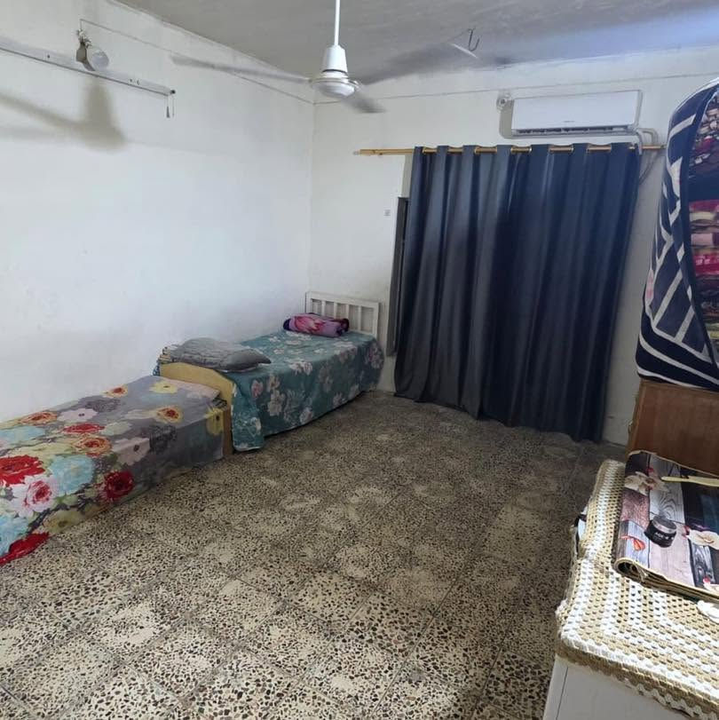 � دار للبيع – الكوفة حي 17 تموز / خلف مستشفى الغدير

📍 الموقع: شارع كوفة – النجف الأشرف
📐 المساحة: 140 متر
▫️ الواجهة: 10 متر
▫️ النزال: 14 متر (مربعة)

🏠 مواصفات الدار:
✅ الطابق الأرضي سقف صب كونكريت
✅ الطابق الثاني بناء عكادة
✅ الدار قابلة للسكن مباشرة
✅ موقع مميز وقريب من الخدمات

📞 للتفاصيل ومعرفة السعر:
***********

دارك بلس للعقار 🏡

#عقارات_النجف #دار_للبيع #حي_17_تموز #دارك_بلس_للعقار #النجف_الاشرف #عقارات_العراق
