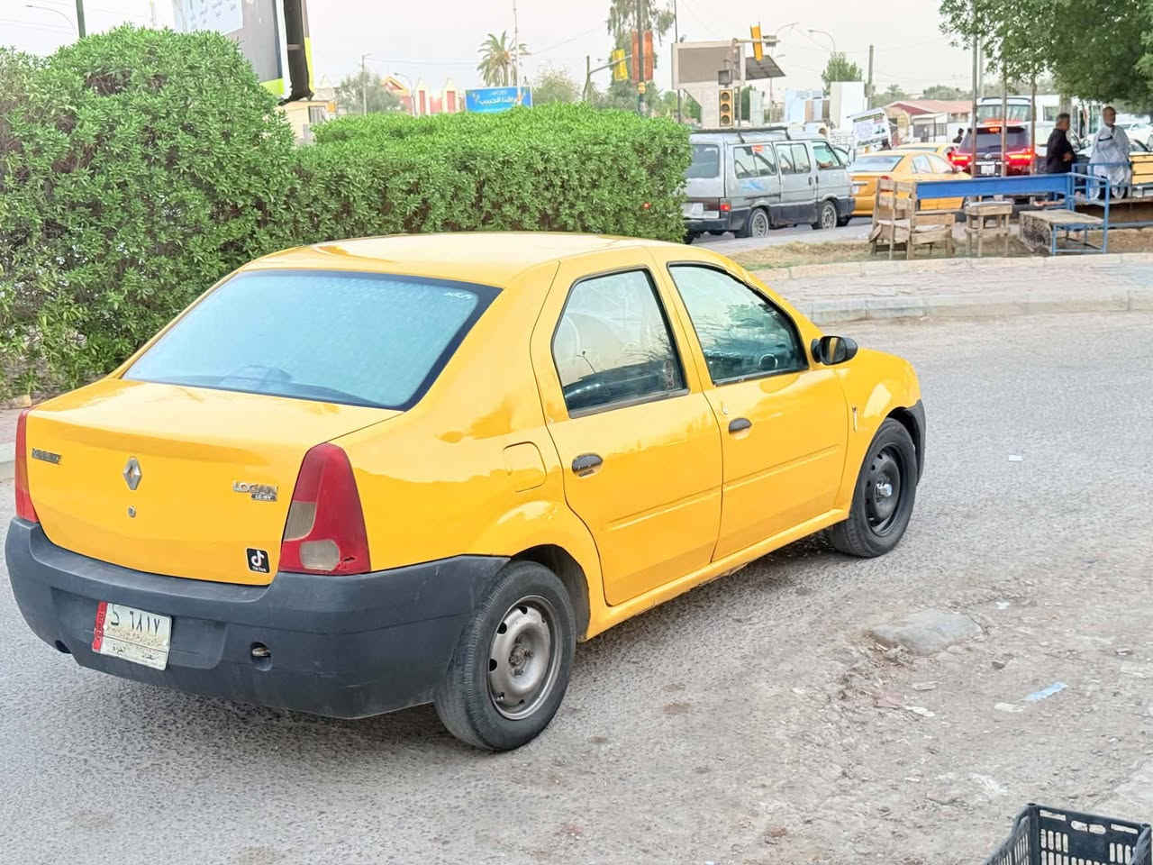 السلام عليكم لبيع رينو لوكان موديل 2010باور محرك كير نضيفات تبريد ثلج مصفره وغرمات تحويل مباشر السعر 31وبيه مجال لشراي العنوان السماوه قضاء السوير الرقم الاستفسار ***********
