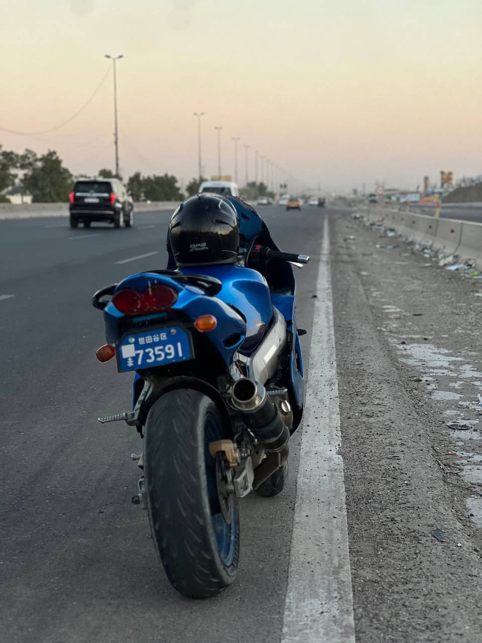 كاوسكي للبيع 2002 سعرها 20 ورقه وبيها مجال مكينه 900 عليها شلعه تشك الكاع مال مطارح مكاني بغداد الشعب 
للتواصل *********** وبي واتساب
واذا مراوس بكير بعد احسن اريد اشتغل بيها علا باب الله
