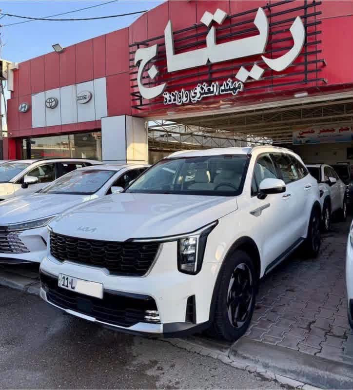 كيا سورينتو 2024 ✨
4 سلندر اقتصادي وعائلي بنفس الوقت 🔥

▪️كرسي سائق كهرباء
▪️جنطة كهربائية
▪️شاشة طويلة + عدادات ديجيتال
▪️ويلات 19 بلاك
▪️حساسات أمامي وخلفي
▪️7 راكب
▪️تبريد شاشة + 3 قطع تبريد
▪️مرايات كهربائية
▪️إنارة فول LED + فول زنون
▪️وباقي المواصفات المعروفة بالفئة 👌

 العداد : 61 ألف كم
كفاله عامة 
رقم بغداد
    
لمعرفه السعر علق برقم 1 📮

العنوان : بغداد - معارض البياع - الشارع الرئيسي 

للتواصل : 
***********
***********
***********
***********
