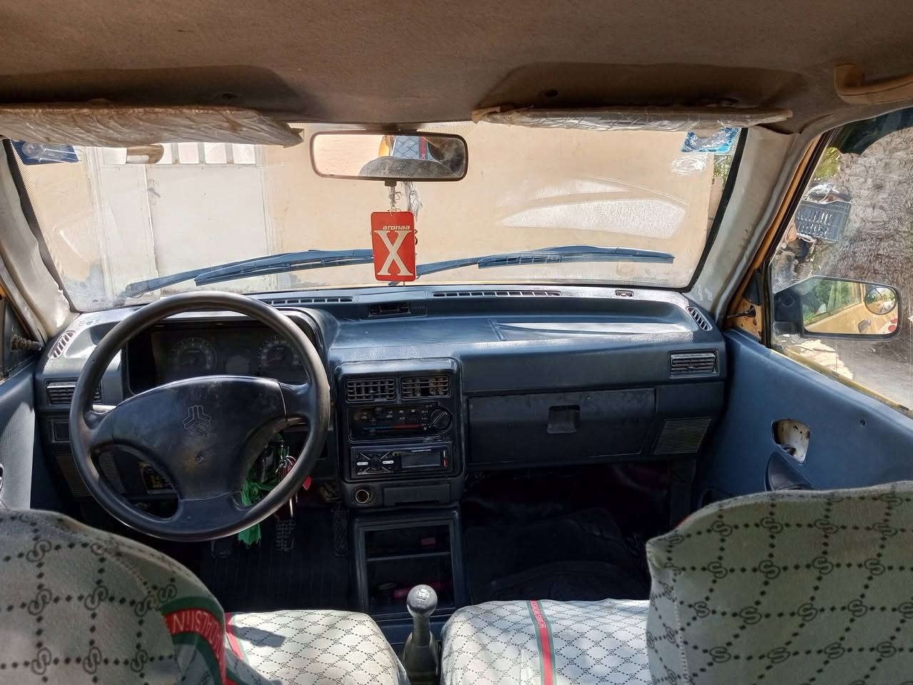 سايبا ٢٠١١ رقمها قادسيه انكليزي بأسمي مداور ثاني يوم كير ومحرك مكفولات ودواخل جديد حداديه وتخم تاير جديد سنويه ٢٠٢٨ جاهزه للاخير مال جناي شواصي بلاديات  مكانها بابل 
السعر ٢٠$ وبيها مجال بسيط .
***********
***********
