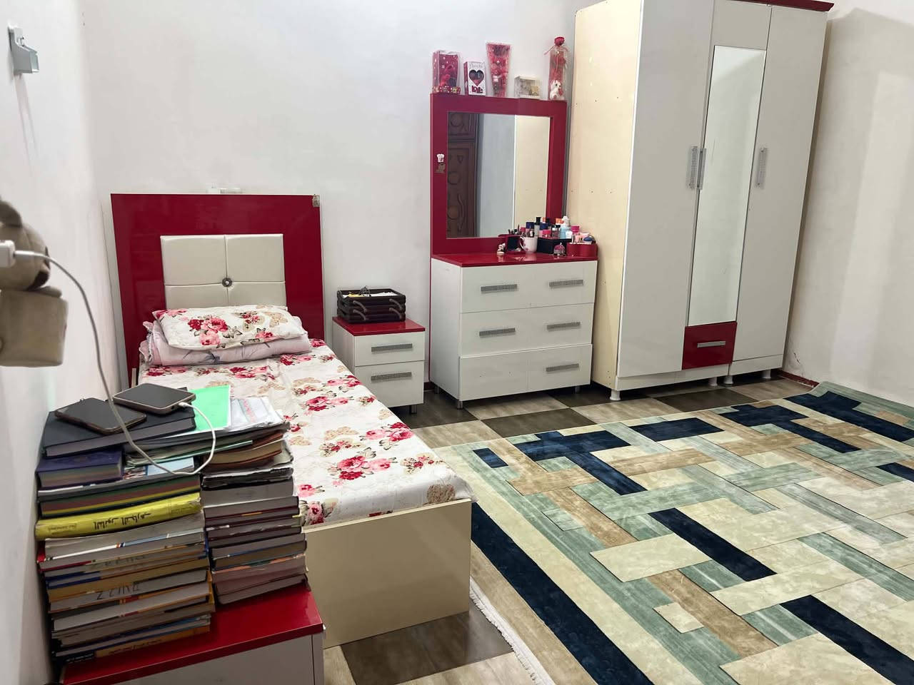 غرفة نوم شبابي للبيع 🌸

تتكون من 5 قطع:
🛏️ سرير نفر واحد
🚪 كنتور 3 أبواب
🗄️ مجرات عدد 2
🪞 ميز تواليت

💰 السعر: 300 ألف دينار وبي مجال

📍 الموقع: خانقين

📞 للتواصل: ***********

البيع للشراي فقط
