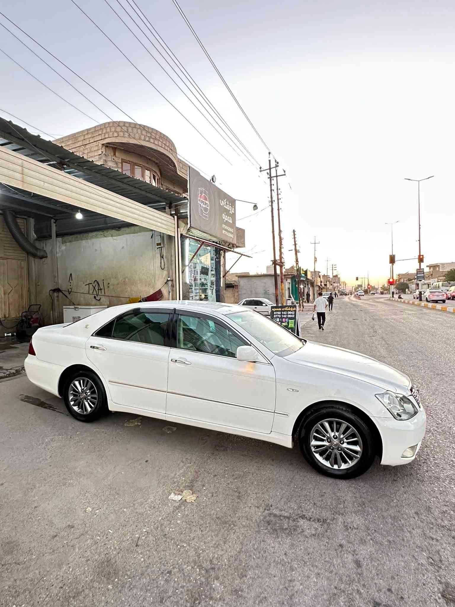 شاهانە موس ٢٠٠٧
گێڕ گەورە مەکینە بچوک ١٨٠ 
کۆدی هەیە
ساج مەلەکی ٣ دووگمە
کامل مەسرەف کراوە 
تەبریت مەزبوت 
برێک بەسراوە 
چرکەی تیا نیە 
باتری لۆک لەسەرە 
ویل و تایە سفر نەوتی
هەموو مەسرەفێک کراوە 
نییو درگای بۆیاخ ئەروپایە 
سعری ٧٠ مجال 
شوێن سەیدسادق
***********
