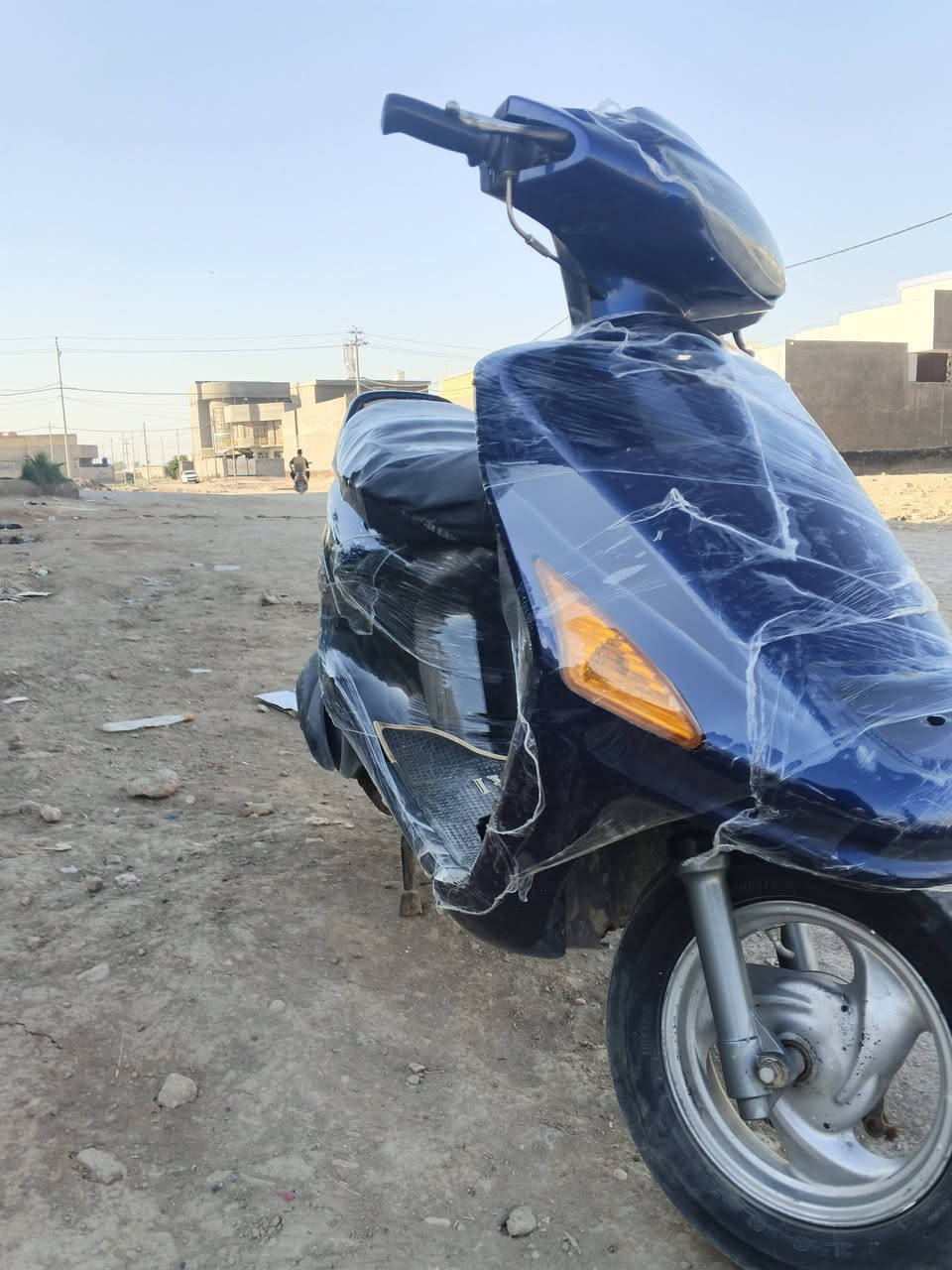 دراجه للبيع ما مفتوحه ومستعجل مكاني بابل الحمزه الغربي اعرضها 300 وبيها مجال نقصها ضفيره وشحن باتري بس وجامه اماميه مكسوره رقم واتساب ***********
