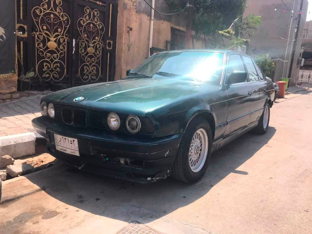 السلام عليكم بي أم ٥٢٥ سياره جاهزه خير من الله محرك كير حداديه كفاله تخم تاير كهرباءيات كله شغاله رقم الماني أنبار تحويل ثاني يوم السعر ٢٥وبيه مجال لشراي مكاني واسط***********
