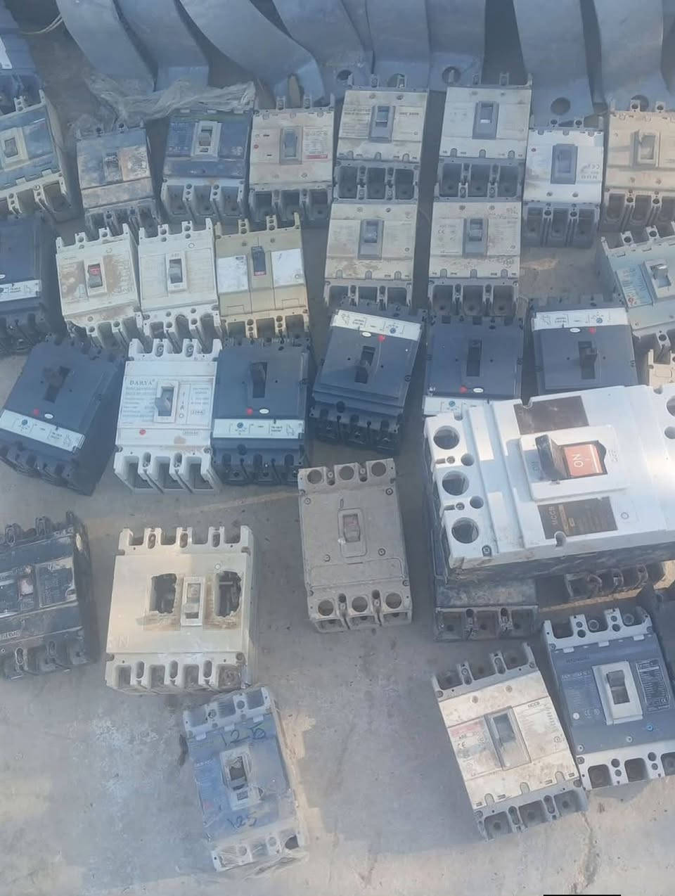 🚨🚨 عاجل | عاجل | عاجل 🚨🚨
نشتري جميع أنواع القواطع الكهربائية والكوندكترات ♻️⚡
حتى لو كانت عاطلة، تالفة أو مستعملة — لا تخليها تترمى، خليها تتحول إلى 💰

📌 نستلم جميع الأحجام والأنواع والمقاسات
📌 كميات قليلة أو كميات كبيرة
📌 أسعارنا تنافسية ومميزة بالسوق 💵🔥
📌 الاستلام من تكريت 
📌

إذا عندك قواطع أو كوندكترات قديمة، تالفة أو عاطلة، اتصل بينا وخلي نقيّمها إلك.
اتصال ***********
📞 وتس اب +964 787 695 0784

🔥 نشتري — نقيّم — نستلم —
