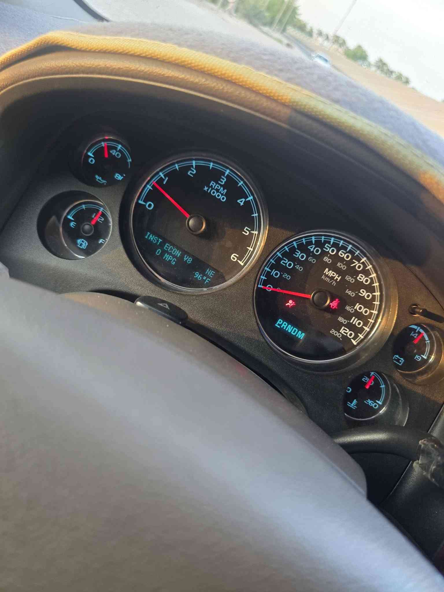 للبيع او للمراوس حسب قناعه  تاهو ٢٠١٣ ltz vip سياره فول موصفات ما يحتاج اعدد موصفاته سياره تو ويل مو فور ويل تايرات جدد جاهزه سياره رقم بغداد بسمي سنويه سنه ٢٠٣١ تنتهي بيه قطعتين صبغ فقط  ماشيه ١٧٨ الف مكان سياره ميسان مركز المدينة رقم هاتف *********** السعر ٢١٨ بيه مجال قليل
