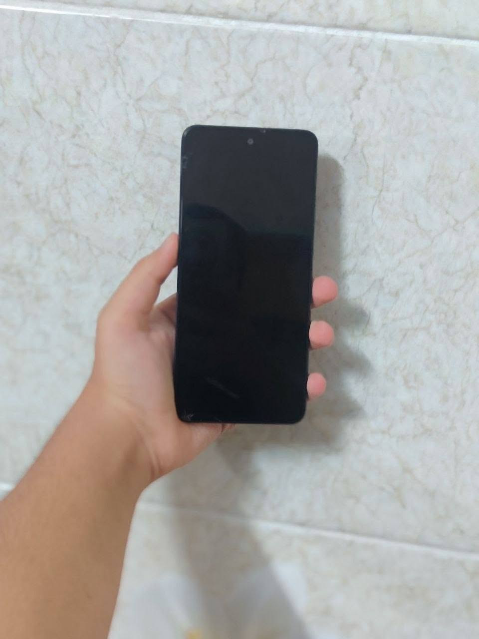 ريلمي C55 للبيع فقط
يدعم الشحن السريع 33w
كامره اماميه 8MP 
الكامره الخلفيه 64MP+2MP
مساحة تخزين 256
بوبجي 40 فريم 
الجهاز بلادي 
بي كسر بل شاشه ومفطر مامئثر عل جهاز 
سعر 120 بي مجال بسيط 
جوه ال 100 ماابيع
رقم الهاتف :***********

نص مكتوب في الصور:
- حول الجهاز اسم الجهاز realme C66 المعالج MediaTek Helio G88 البطارية RAM الكاميرات 64MP+2MP Trinity Engine الشاشة الإصدار المعلومات القانونية الحالة دليل المستخدم
- حول الجهاز
- realme
- C55
- realme UI
- اسم الجهاز
- realme C55
- المعالج
- MediaTek Helio G88
- البطارية
- (تحديداً 5000 مللي أمبير في الساعة (نموذجية)
- RAM
- 8 (+8) جيجابايت
- الكاميرات
- أحادية بدقة 8MP
- خلفية بدقة 64MP+2MP
- Trinity Engine
- الشاشة
- 6,72 بوصة
- حول الجهاز realme C55 realme UI 4.0 اسم الجهاز realme C55 مساحة التخزين 168 غ.ب / 256 غ.ب المعالج MediaTek Helio G88 البطارية 5000 مللي أمبير في الساعة (نموذجية) RAM ۸,۰۰ غ.ب + ١٦,٠ غ.ب الكاميرات معزز الأداء الشاشة ٦,٧٢ بوصة Trinity Engine 64MP+2MP خلفية امامية 8MP