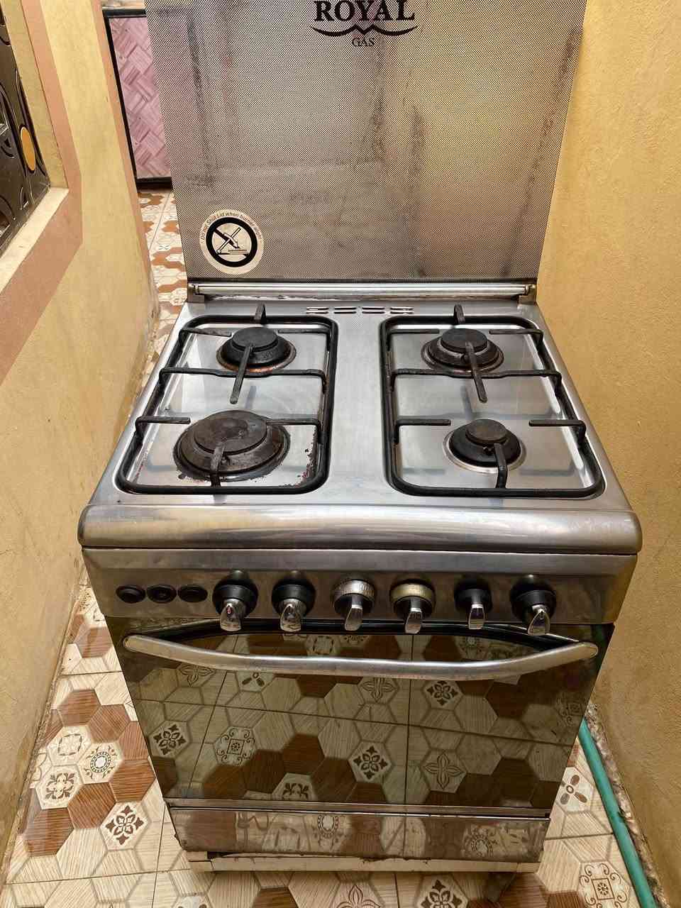 كاونتر سنك ١٫٥م • طباخ ٤ عيون • ثلاجه صغيره