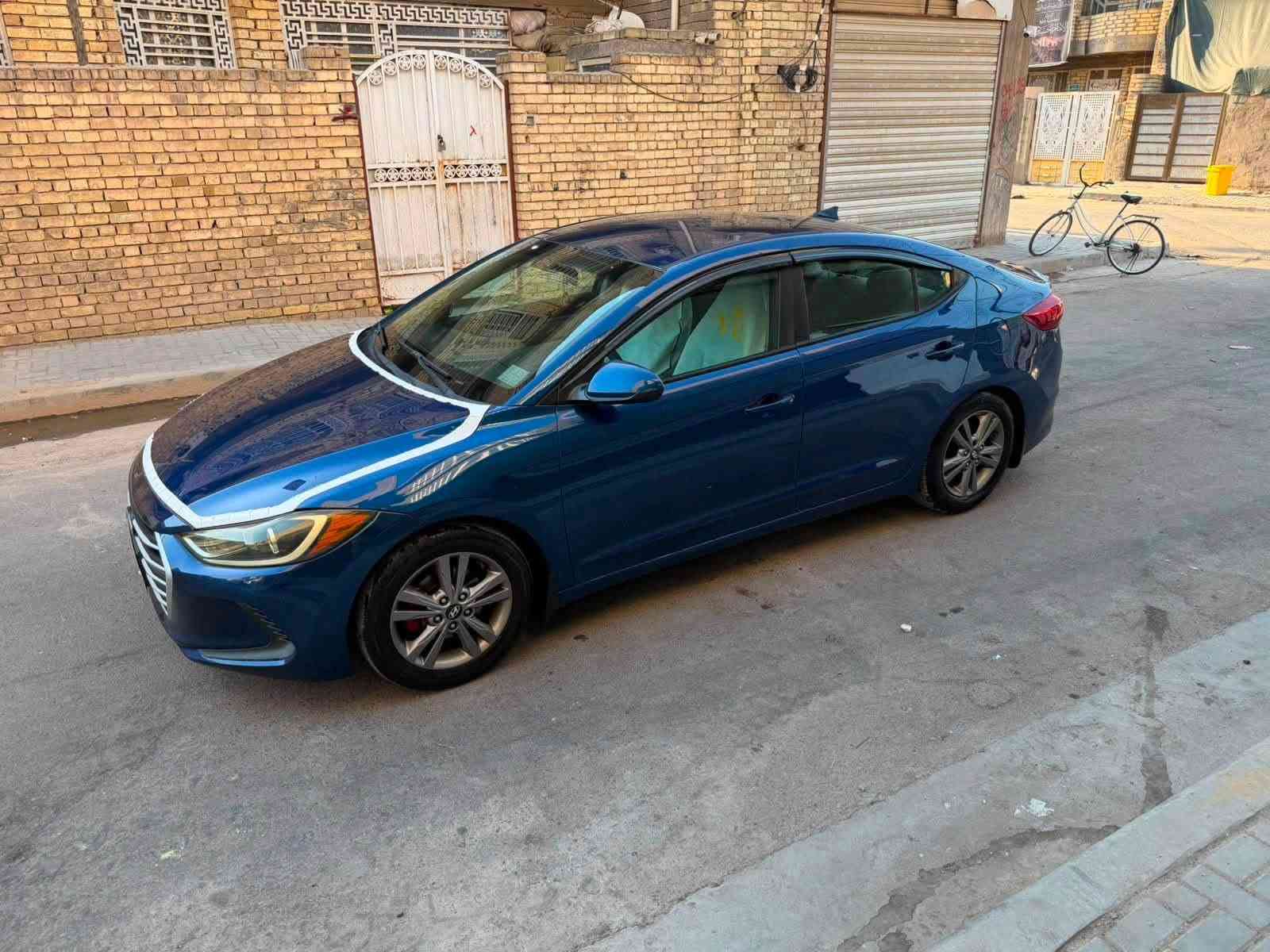 السلام عليكم النترا موديل 2018 حادثها مرفق بل منشور السياره لغد شاصي السياره كفاله عامه من الصبغ والتبديل تكم حوض كفاله السياره جديده و جاهزه من كل النواحي 
مواصفات 
محرك 2000دوش لا تبخير ولا تنقيص 
كير at
شاشه كأمره 
تحكم ستيرن جهتين 
مانع نزلاغ 
ثلاث انضمه قياده 
حساس امامي 
حساس جانبي 
انضمام ايكو 
وبعد هواي مواصفات معروفه رقم بغداد بسمي   مكان السياره بغداد رقم الهاتف ***********
