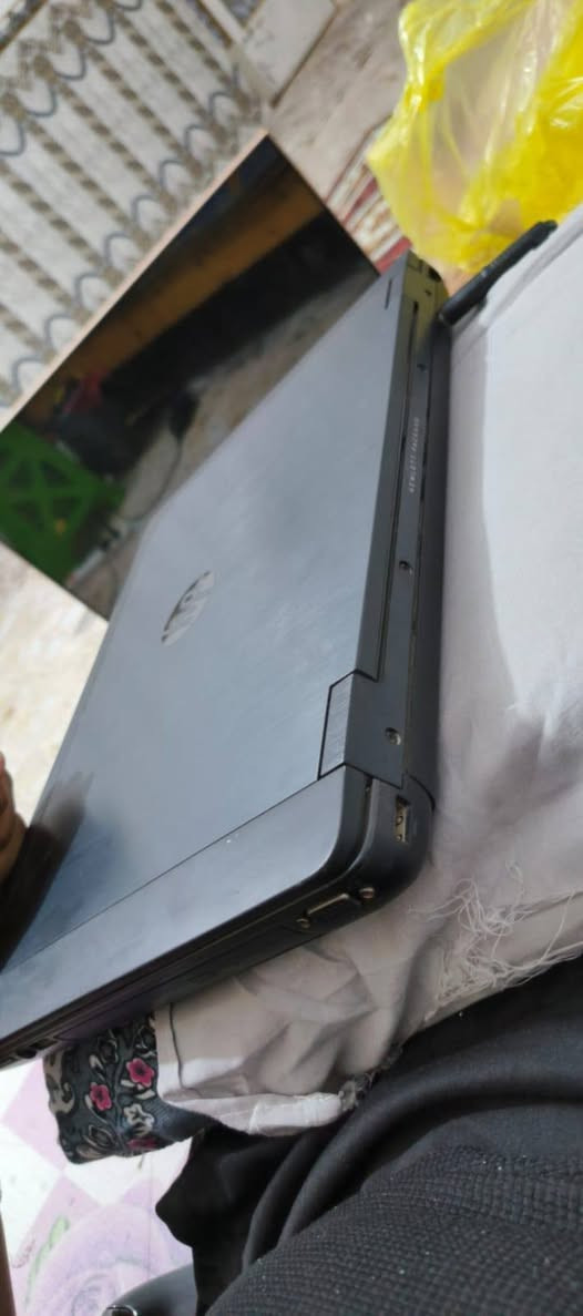 لابوتوبhp
256ssd
كرت شاشه نفيديا 2كيكه 
و كرت شاشه انتل4 كبكه
كور اي 7 الجيل الرابع2.80هرتز
رام8
العطل كم دكمه بلكيبورد اذا يريد يصلحه يتبدل الكيبورد كله 
ونخفاض بلبطاريه شغاله بس مطول بلشحن
السعر 200وبي مجال للشراي ***********
