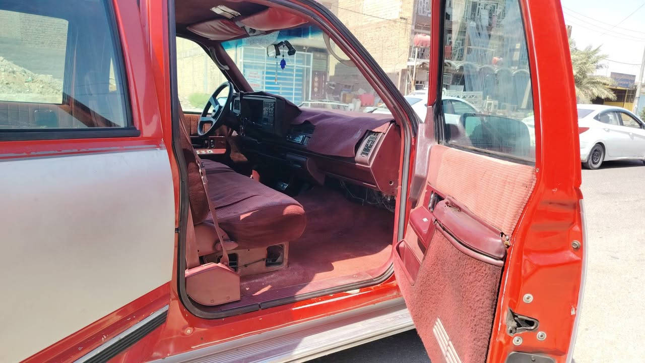 .                البيع نقد فقط
السعر 50 $

جمسي موديل 1994 رقم بغداد دولي انكليزي شرط التحويل 

 انتيكه للرغاب سياره وضع شركه بلاد للاستفسار

مكينه 350 حلاب كير 700 ححداديه اماميه خلفيه نفض تنزل جواها وتشوف بعينك ترايه ناعم بشكل

تخم تاير باتري جديد تبريد ثلاث قطع حاليا الكمبريسر عاطل مراوح ومنظومة كامله شرط السيارة عليها ادامه كامله ترايك 160 بيها شلعه اتشك الكاع شك  جام كهربائي شغال سنتر لوك شغال  كهربائيات عامه شغاله سياره بلاديه لاصبغ ولاحادث غرفتها جدا نضيفه سياره مال جنيان للعائله والسفر وبالعافية على الياخذها

 الاتصال على الرقم ***********

     مكان السيارة النجف الاشرف

             ( السعر 50  $ قفل)

