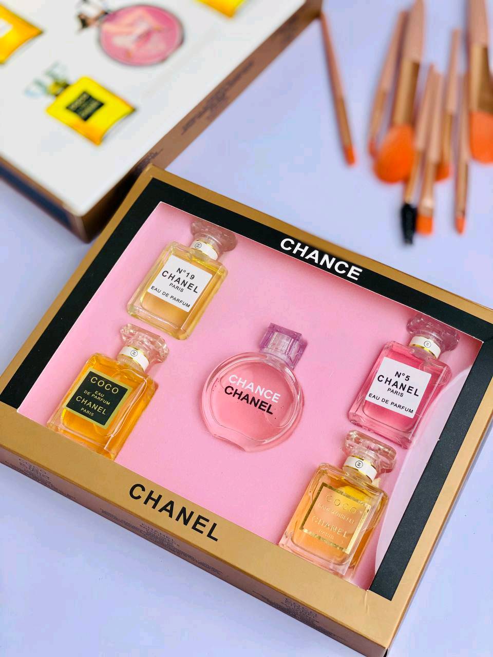 بكج عطور شانيل مني 🙂🌺

السعر 20الف