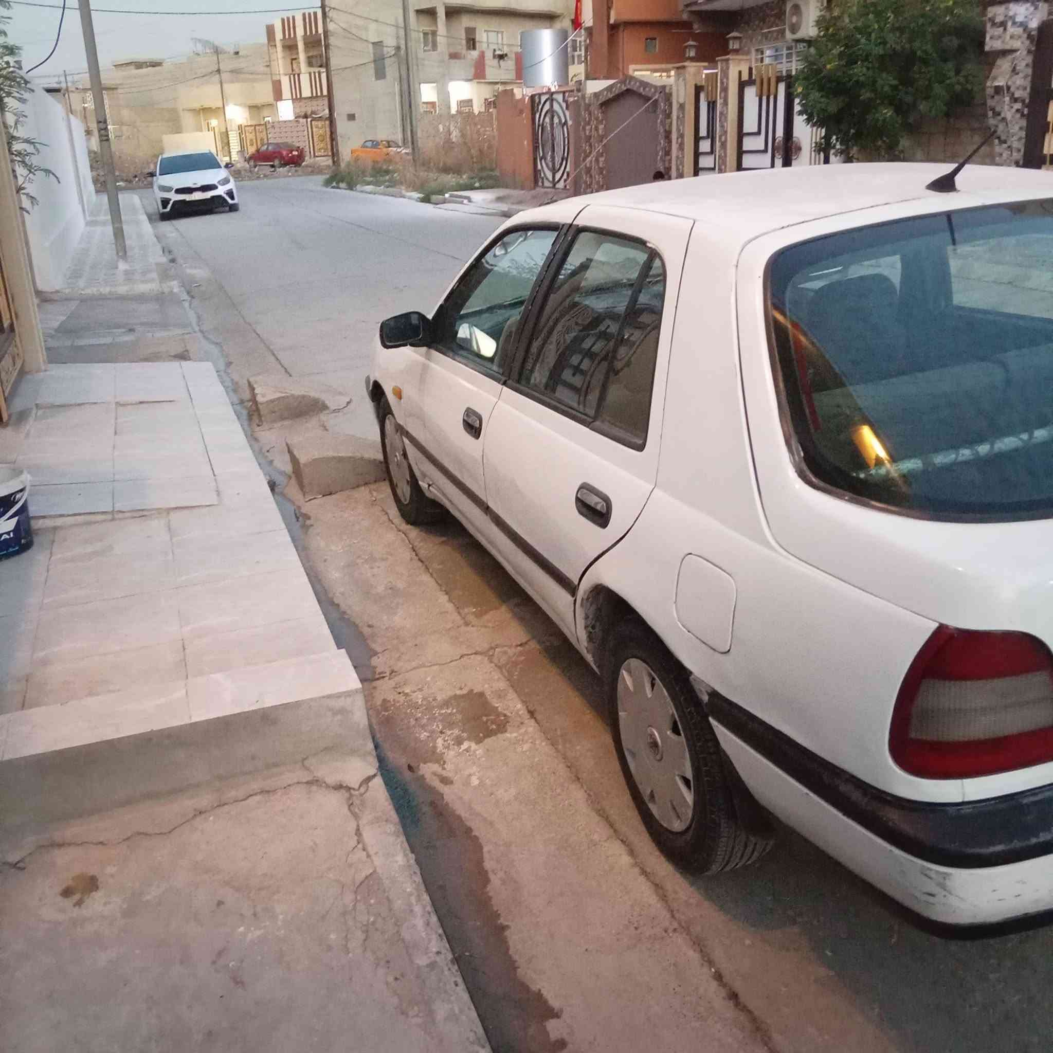 نيسان صني للبيع موديل ٩١ كير عادي شرط المحرك والكير 🕸السعر ٣٠ 
0773702754___***********
