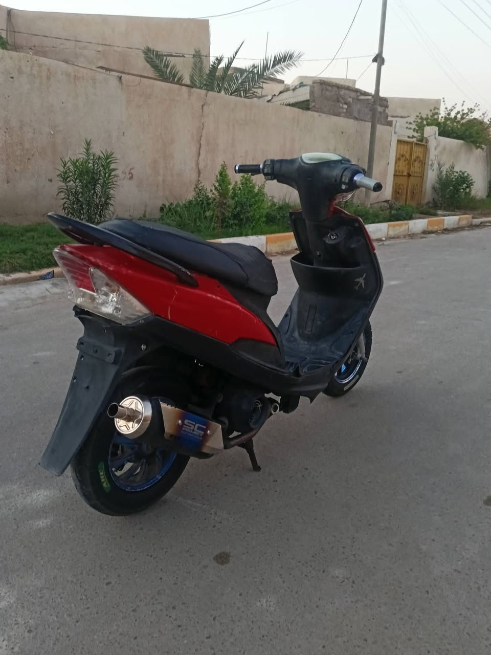 السلام عليكم
ماكس عدله للبيع بوشه 50 (( مفتوحه))  

نهضه ومشي تشك كاع شك دراجه حلوه ومكينه ناعمه ماينسمع صوتها 

كهربائياتها كامله من طول للطول 
اشاير 

حـساس بريك 

زوج تواير جديدات 

وياله رياضي 

يدات رياضي 

صالنصه رياضي جديده 

قفل جنطه /قفل ستيرن 

سـلف / هـندر 

نقصها فقط كعكه مال صالنصه
 بيها صوت شغله بسيطه كلش. 

الشراي يرسلني واتساب
 ***********
مــكاني ناصرية مركز بالشـموخ 

سعرها 550وبيها مجال بسيط
