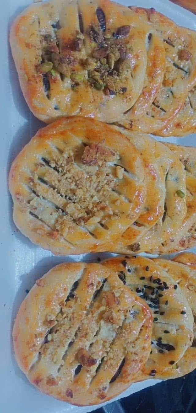 بمناسبة العودة للمدارس عروض لمدة اسبوع🎒..
لا تحتارين بعد باللانچ بوكس والريوگ اليومي لطفلج! وفرنالكم بوكسات المدارس والمفرزنات البيتية النظيفة بأكل صحي وطيب ومحضّر بكل حب.

طعم الأكل بضمانتي، جربوه مرة وتطلبون كل مرة! 💛
والتوصيل **مجاني** لكل مناطق الكوت 🛵✨

📲 للطلب والحجز على الواتساب أو الاتصال:
***********

نص مكتوب في الصور:
- مأكولات النجمة
- للمدارس والفعاليات والمناسبات
- عروض كب ومعجنات المدارس
- العرض المميز ( 100 قطعة )
- وبسعر جداً مناسب بـ
- 57 ألف دينار
- وتوصيل مجاني!
- طعم مميز لكل المناسبات والمدارس!
- محتويات العرض:
- 50 قطعة كبة حلب
- 6 كدر دولمة 6 نفرات
- 20 قطعة لحم بعجين أو فطائر دجاج
- 15 قطعة ميني بيتزا أو زعتر أو جبين وكرفس
- 15 15 قطعه بورك جين أو دجاج
- Back to School
- توصيل مجاني لجميع مناطق الكوت!
- للطلب والحجز على الواتساب أو الاتصال:
- ***********
- مأكولات النجمة العرض المميز رقم 2 للمدارس والفعاليات والمناسبات 25 قطعة كبة حلب أو طرابلس 15 قطعة بورك دجاج 15 قطعة بورك جبن 15 قطعة ميني بيتزا 15 قطعة لحم بعجين 15 قطعة فطائر دجاج بسعر 49 ألف دينار فقط مع توصيل مجاني لجميع مناطق الكوت طعم مميز وجودة عالية للطلب والحجز على الواتساب أو الاتصال: ***********
- أهلاً بالمدارس والأيام الحلوة مأكولات النجمة العرض المميز 50 قطعة معجنات مشكل حسب اختياركم ميني بيتزا لحم بعجين فطائر مسخن رول 50 قطعة ككب مشكل حسب اختياركم ثمن برغل طرابلس جاب بسعر 57 ألف فقط متوفرة بكل الحشوات مع توصيل مجاني لكل مناطق الكوت طعم لذيذ وجودة عالية لكل مناسباتكم ومدارسكم للطلب والحجز على الواتساب أو الاتصال: ***********
- عروض كبب ومعجنات المدارس المميزة مذاق لذيذ لأجمل أيام المدارس للمدارس والفعاليات والمناسبات، وفرنالكم أقوى عروض الكب والمعجنات البيتية النظيفة وبأسعار مناسبة جداً! عرض الـ 100 قطعة المميز (بـ 49 ألف دينار فقط) 25 قطعة كبة تمن أو جاب 15 قطعة بورك دجاج 15 قطعة بورك جبن 15 قطعة ميني بيتزا 15 قطعة لحم بعجين 15 قطعة مسخن رول توصيل مجاني لجميع مناطق الكوت! طعم مميز وجودة عالية لكل مناسباتكم والمدارس.