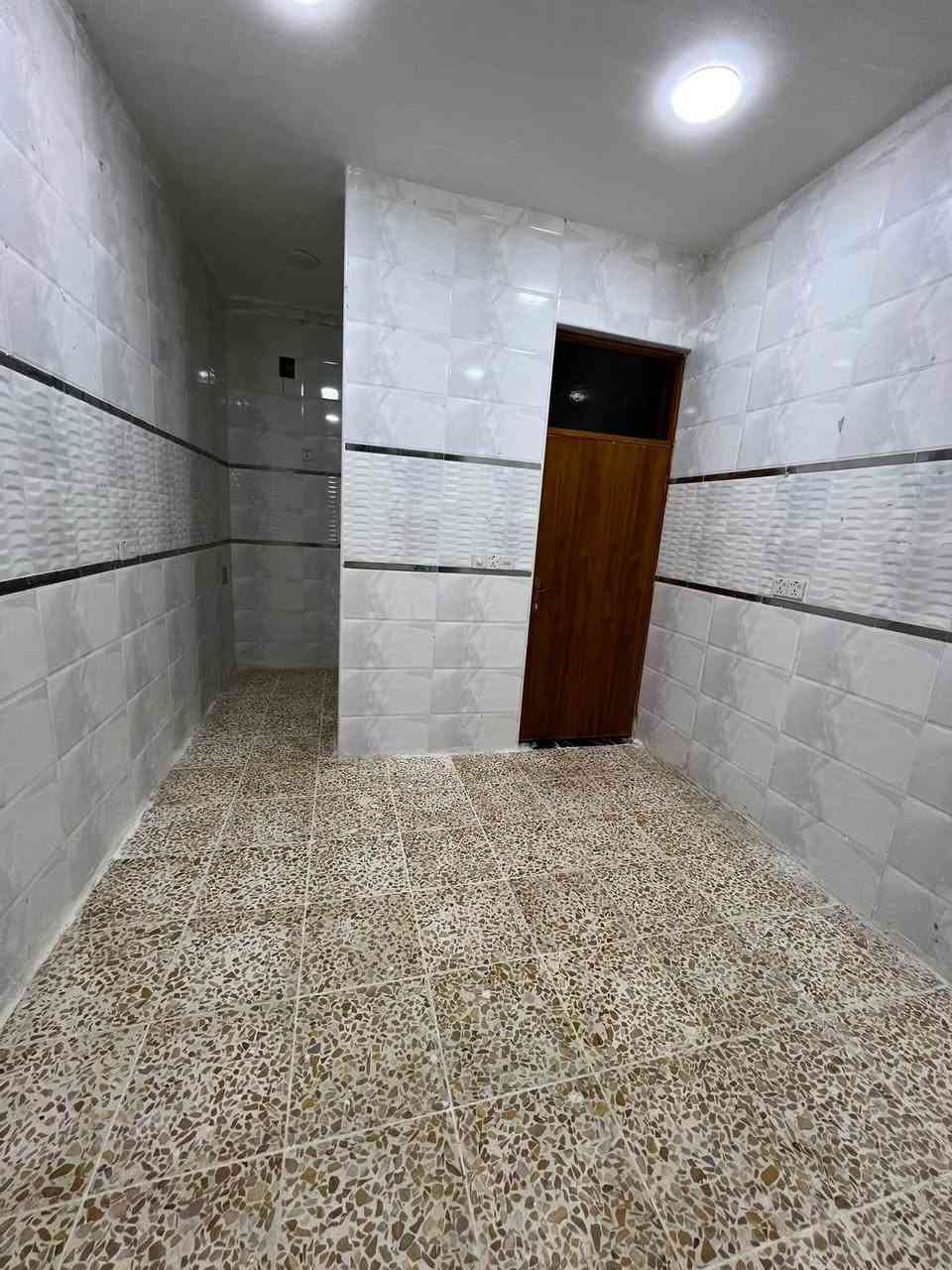 سلام عليكم بيع سريع بيت 150 متر ماكو هيج سعر قرب شارع الحشد بضهر منطقت سكلات ال13 وتساب فقط سعر قفل نهايتة 86    ***********.  ‭***********‬
