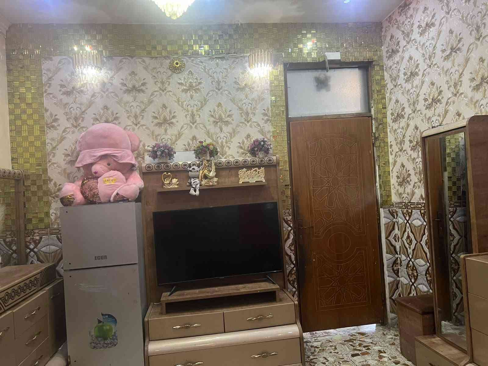 السلام عليكم دار البيع المساحه 144 مدينت الصدر قطاع 45شارع الفلاح البيت بشارع 60قريب علفلاح البيت 3طوابق ونص
طابق لاول  حوش استقبال جبير 
مطبخ صاله وغرفه وصحيات 
طابق الثاني 3غرف وصاله وصحيات 
طابق الثالث غرفه وصاله وصحيات 
وصطح وفوك طابق الثالث صحط بس بي مخزن غراض  السعر 400وبي مجال الستفسار ***********
السلام عليكم دار البيع المساحه 144 مدينت الصدر قطاع 45شارع الفلاح البيت بشارع 60قريب علفلاح البيت 3طوابق ونص
