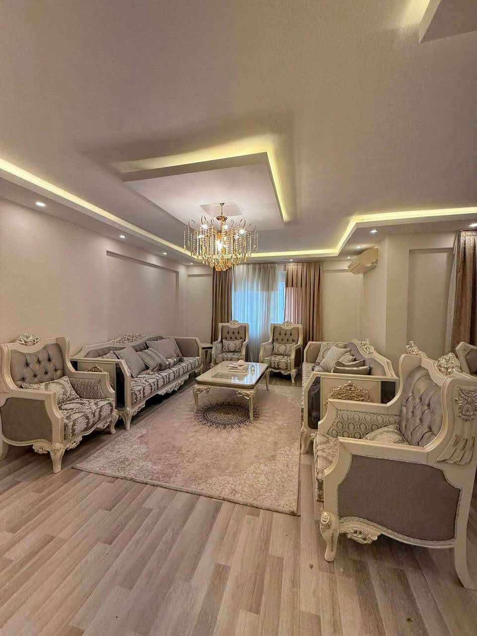افروستي • ٢٦٠م • ٤+١
