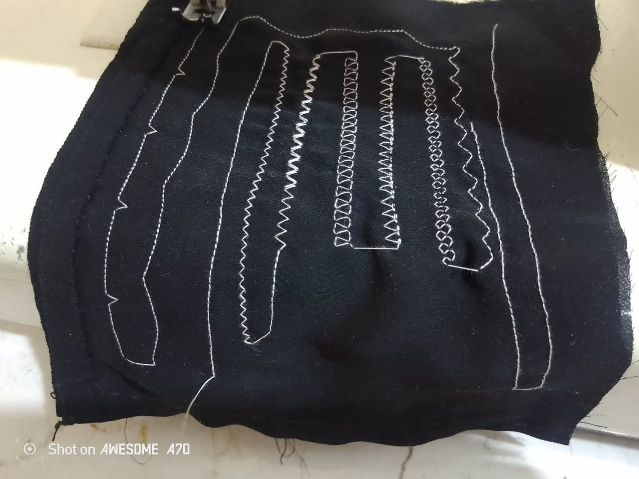 مكينه خياطه (محور بس الدواسه) للبيع السعر 125,000 وبيه مجال قليل المكان نجف كوفه سايدين ميثم التمار للتواصل او الاستفسار  واتساب او الاتصال على الرقم***********

نص مكتوب في الصور:
- Shot on AWESOME A70