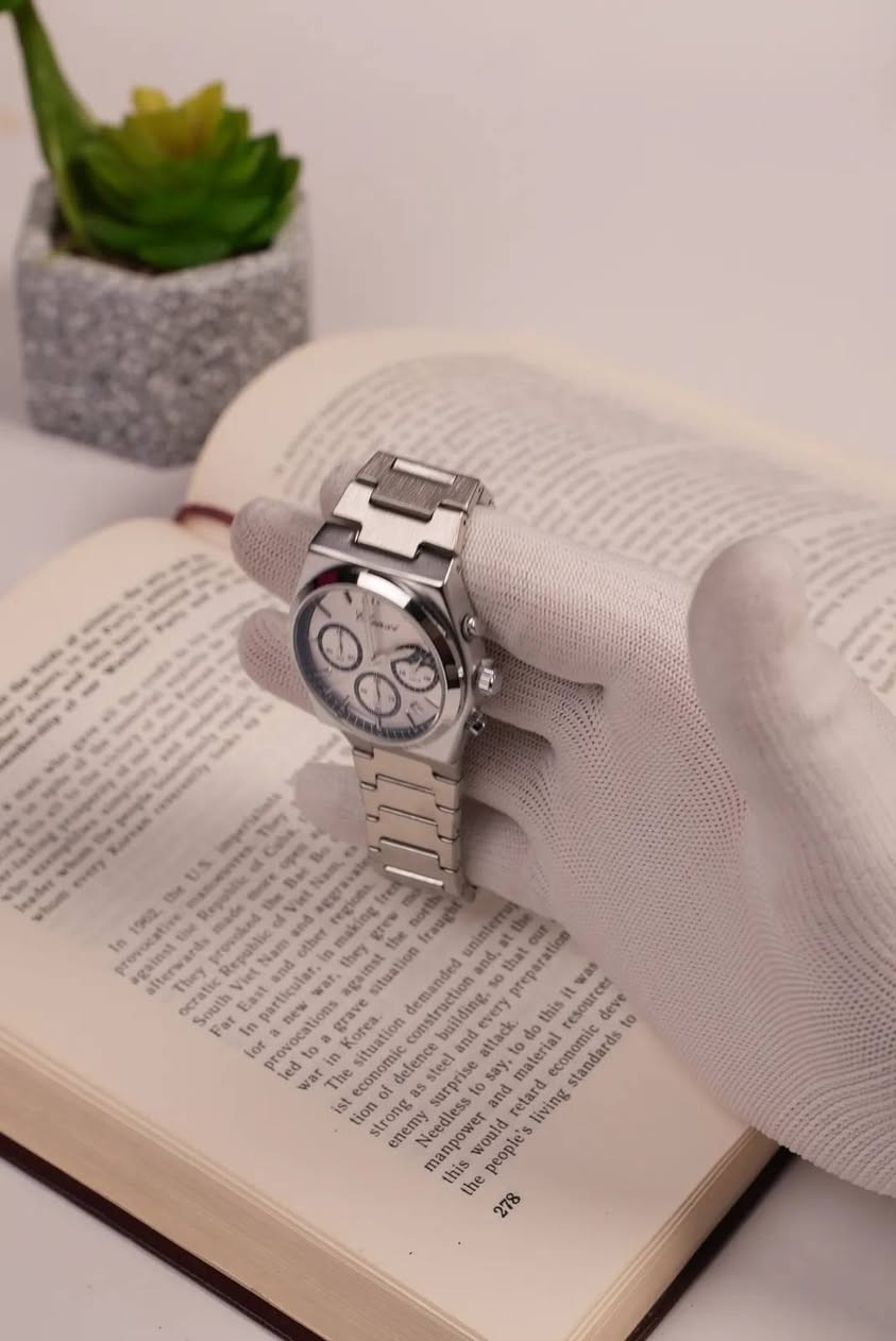 ⌚ ساعة CHENXI – فضي × أبيض ✨
💎 فخامة وأناقة بسعر مميز!

🔹 الموديل: CHENXI CX-922 🔹 كرونوغراف متعدد الوظائف 🔹 Moon Phase 🌙 🔹 عرض التاريخ وعقارب مضيئة 🔹 سوار ستيل مقاوم للصدأ 🔹 زجاج Hardlex 🔹 مقاومة ماء 3ATM 💧

💰 السعر: 35,000 د.ع 🔥 والسعر قابل للتفاوض!

📲 للطلب والاستفسار عبر الواتساب: ***********

🚚 توصيل متوفر لجميع المحافظات

🛍️ ميزو ستور | تميزك غير
