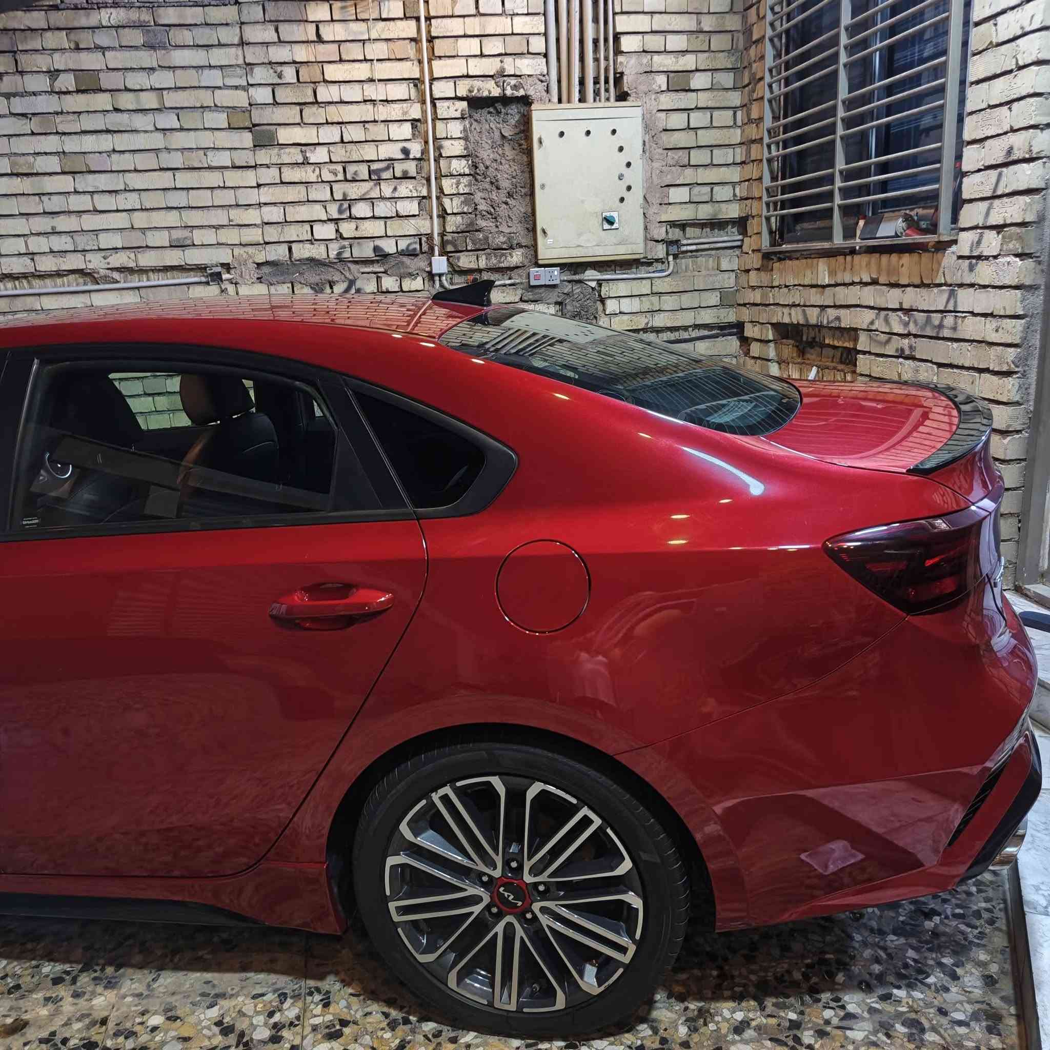 السلام عليكم
من رخصة الادمن 

كيا فورتي 24 GT وارد امريكي 

بدون ضرر فقط دعاميه اماميه بدون تبديل كما موضحه في الصوره

محرك 1600 تيربو

كير GDI دبل كلج الرياضي 7 سرعات

ماشية 18 الف

المواصفات 

بصمه عدد 2 + تشغيل عن بعد

رادارت جانبية

لد امامي خلفي

توقف امامي خلفي

سايد بريك دكمة

قيادة ذاتية

تحديد مسار

شاشا بل كار بلي

ثلاث وضعيات قيادة 
تبريد قطعتين

مرايه مانع ضوء

كشنات جلد عليها علامه GT

السعر 175 وبها مجال حك جيه

المكان الزعفرانية

رقم ***********
