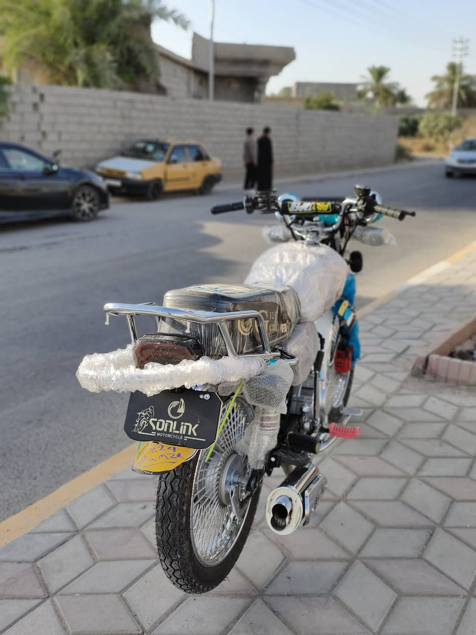 السلام عليكم تايكر 2025 للبيع ينكط نضافة جديد مزود متحط ربع عليها صالنصة رياضي امبيثري سماعات لايتات زنون كلشي بي سعر 850 بي مجال بس مو هواي متوازي 
***********
