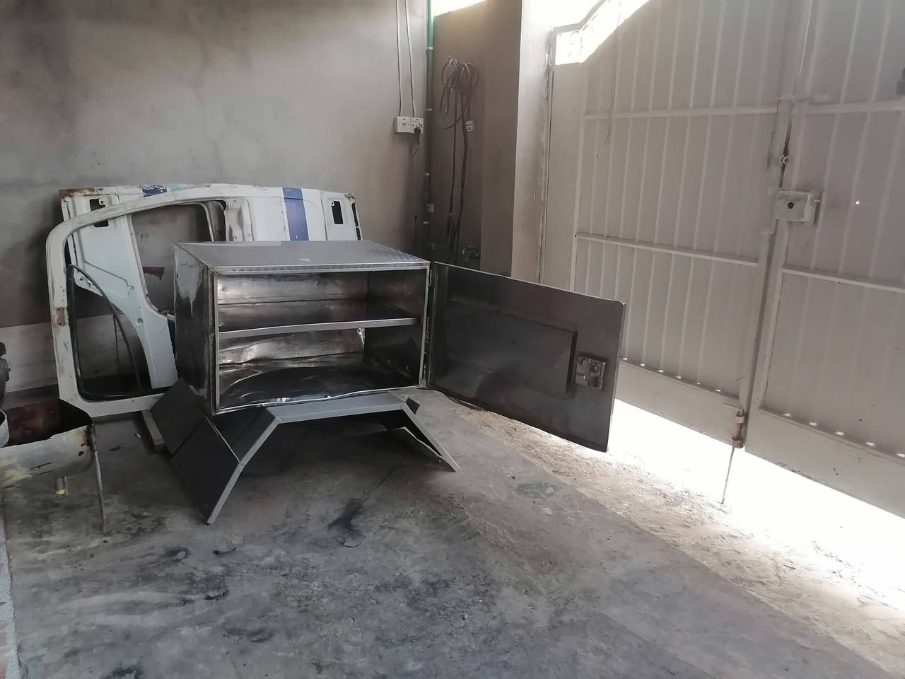 قطع هينو • ماطور ماسحات • أبواب ٢ فارغات