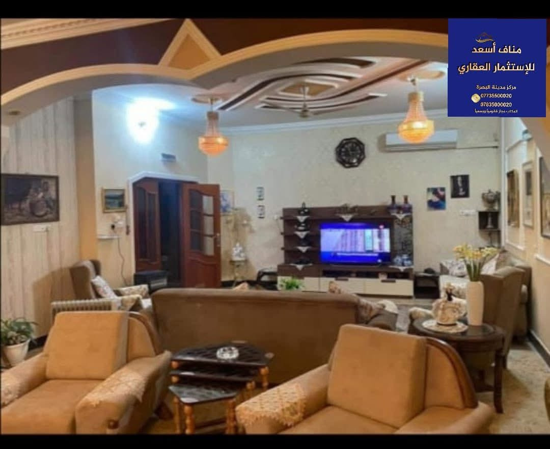 السلام عليكم يوجد بيت كامل للايجار   مساحته ٣٠٠ متر يتكون من خمس غرف جديده مع صحيات عدد ٢ وصالتين كبيرات البيت يتكون من طابقين 
الموقع البصره الطويسه  قربب على الشارع العام 
للايجار فقط شركه او مكتب للاستفسار الاتصال على ‭
‭ ***********‬ ‭

