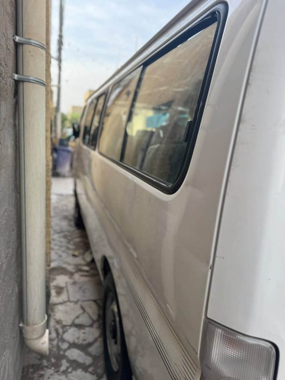 نيسان • ٢٠٠٩ • بدون صبغ