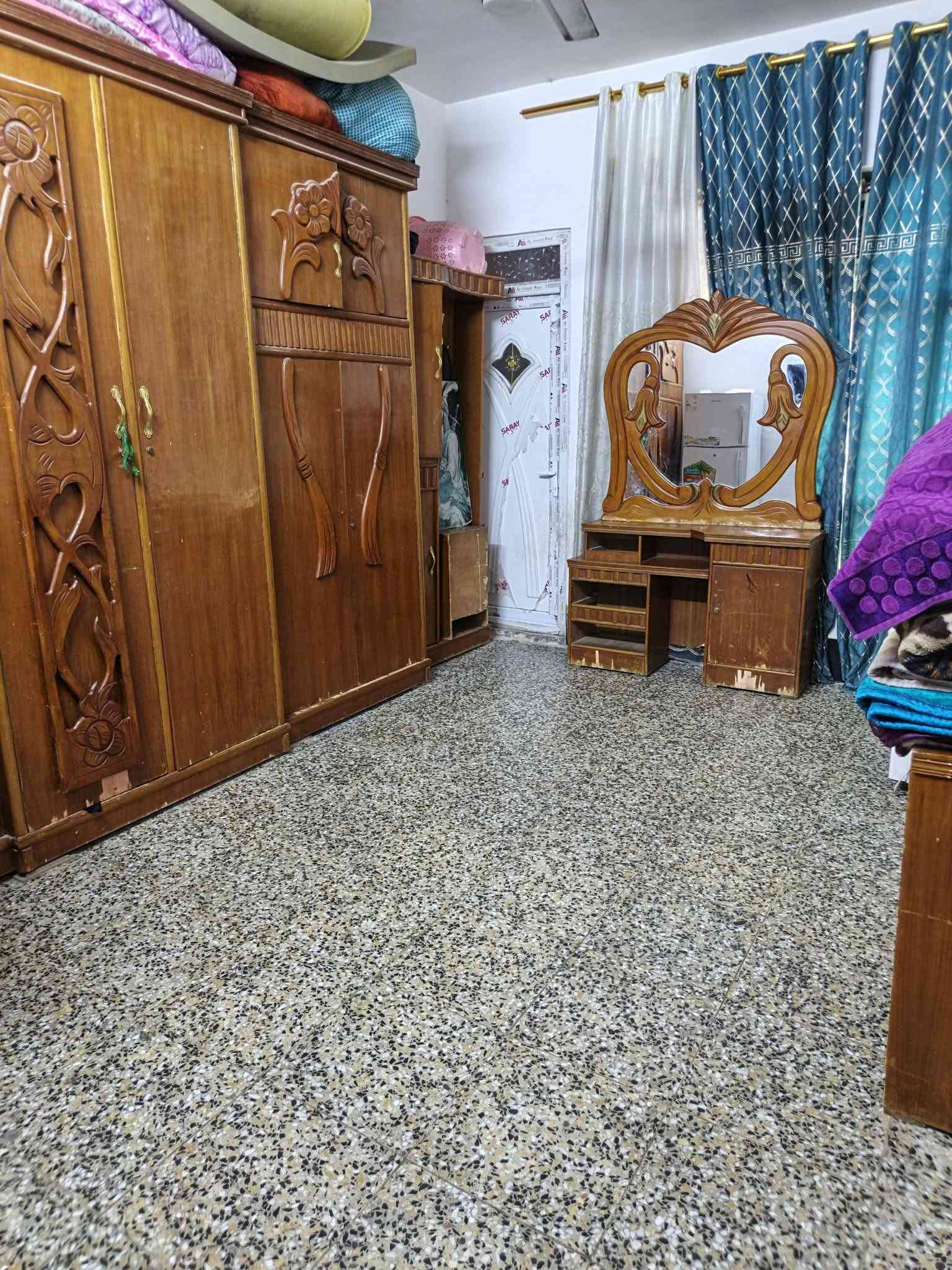 سلام عليكم
بيت للبيع مساحه ٧٥ متر اخوان البيت مثل ما موضح بالصور بناء درجه أولى اساس رفت  جاهز من كلشي فقط البيتونه ممكمله مكاني جهة التمايمه  وباقي التفاصيل اتصل وبيك خير وتدلل ***********
